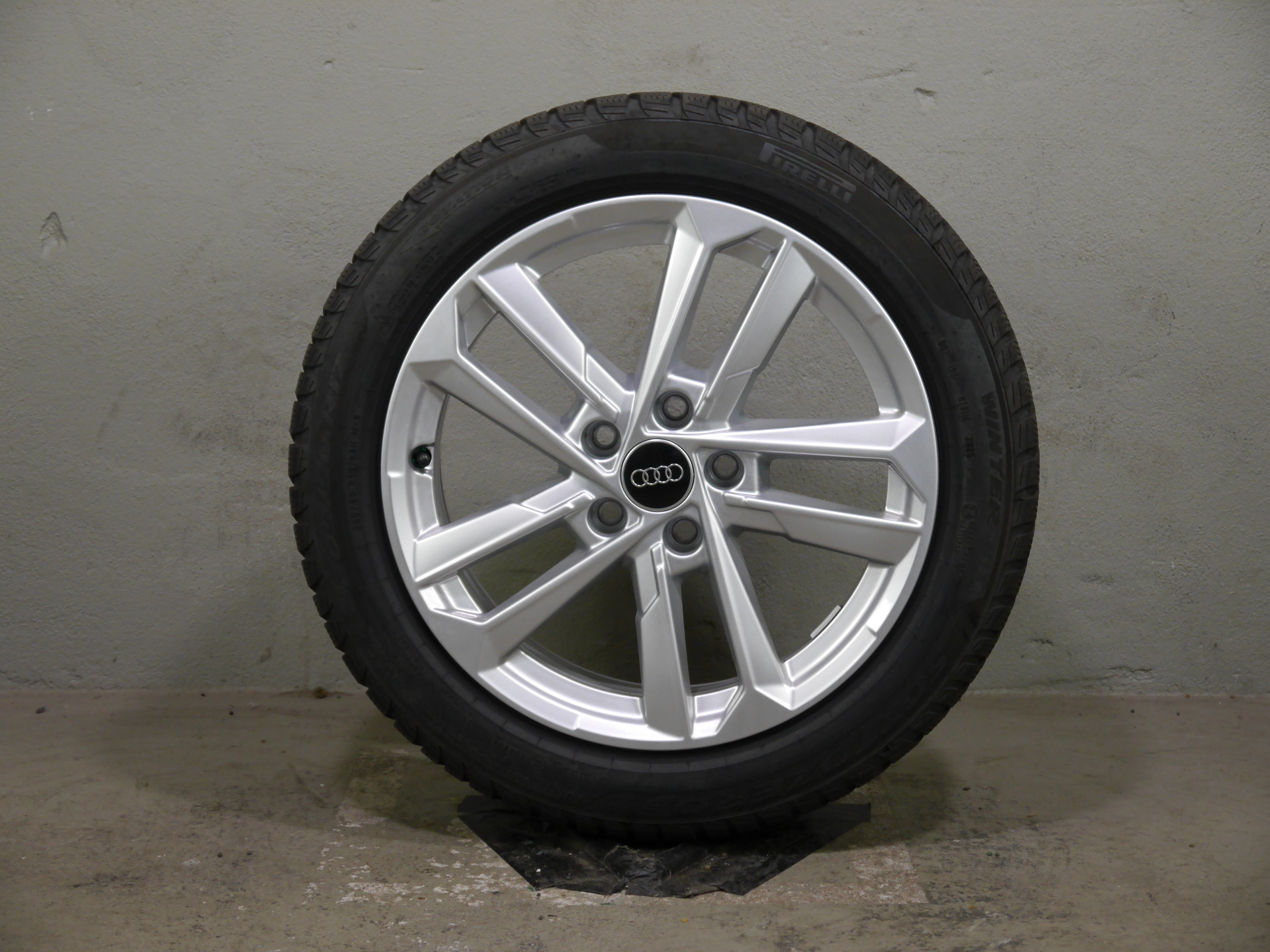 Audi A3 Limousine (8Y) Aluradsatz – Winter 205/50 R17 93H (AO1) – 8Y0601025L