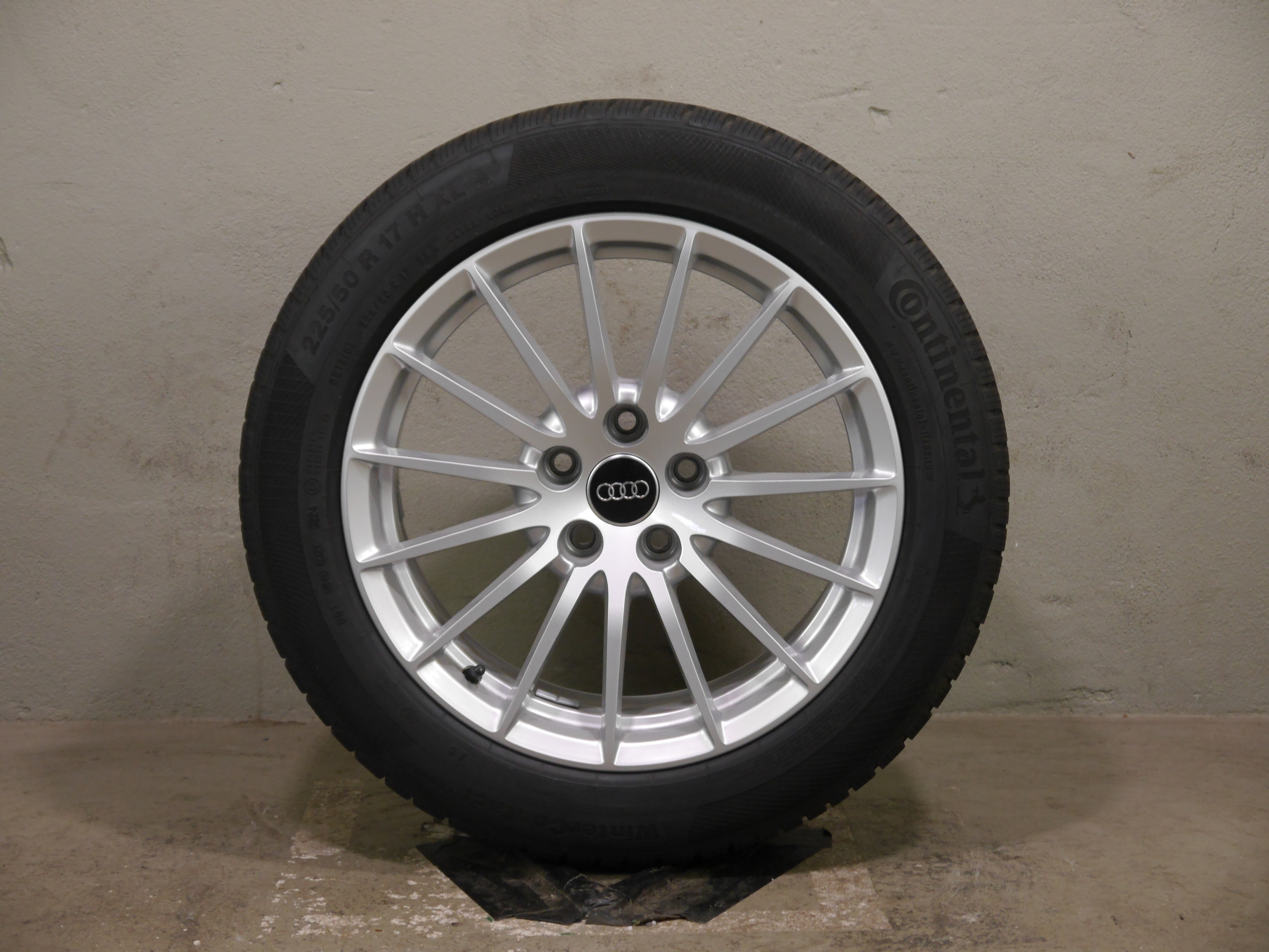 Audi A5 Sportback Aluradsatz – Winter 225/50 R17 98H –8W0601025AE