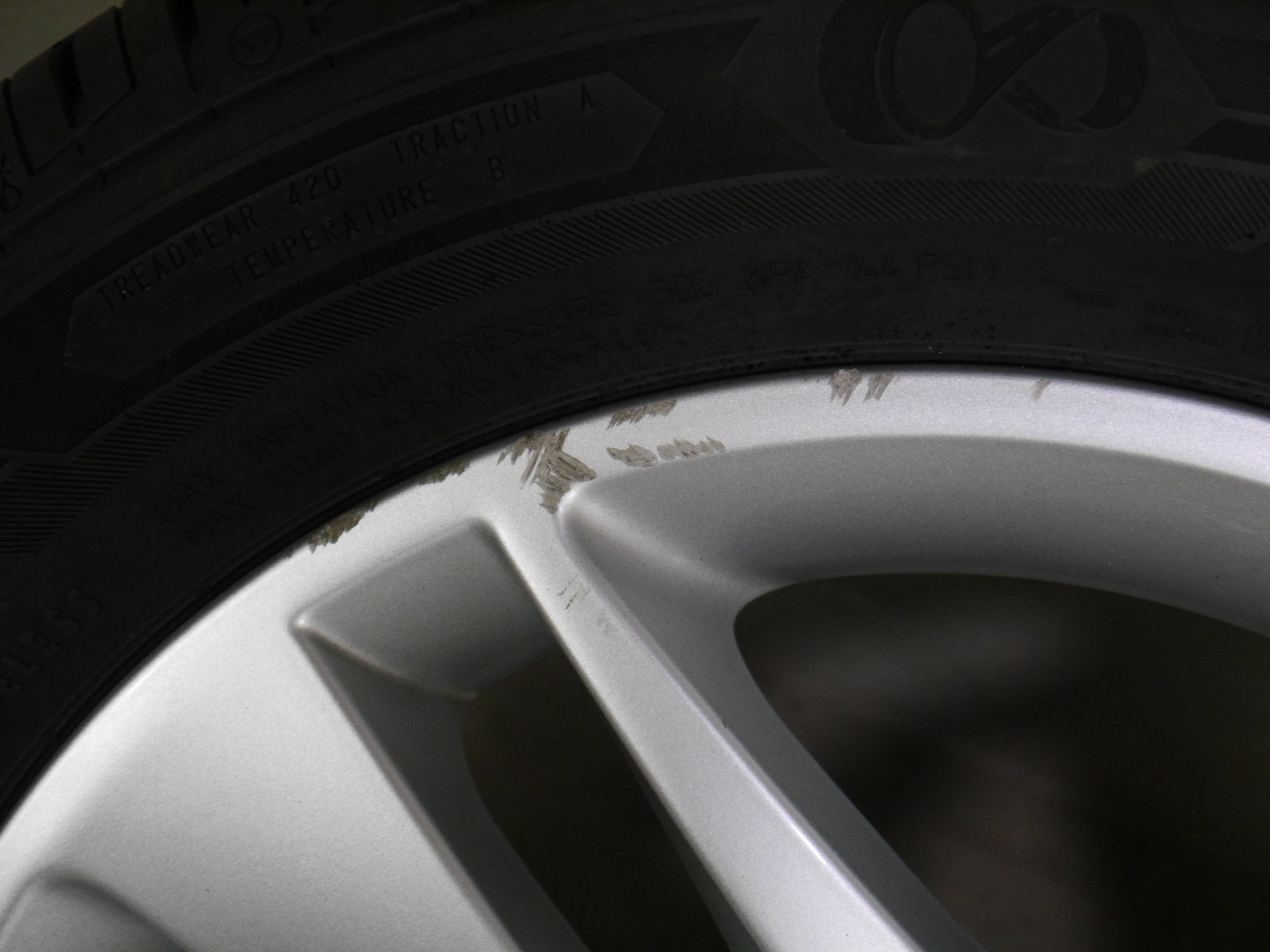 Seat Mii Aluradsatz – Sommer 175/65 R14 82T  – 1SL601025