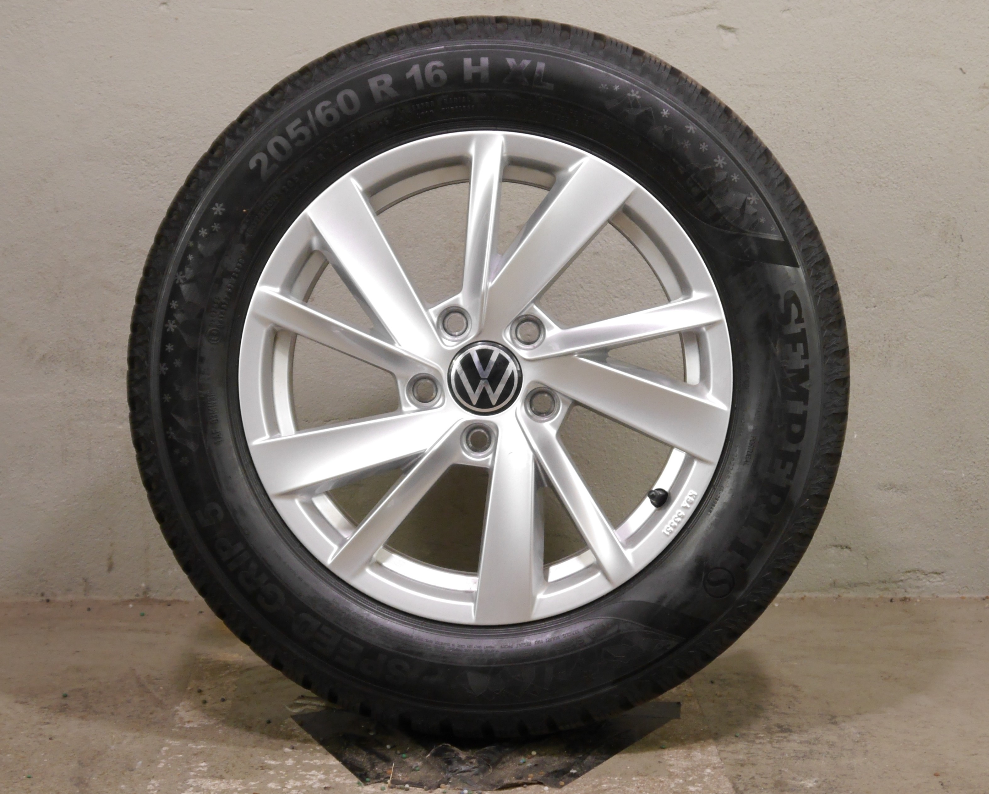 VW T-Roc (D1) Aluradsatz – Winter 205/60 R16 96H – 2GA071496B