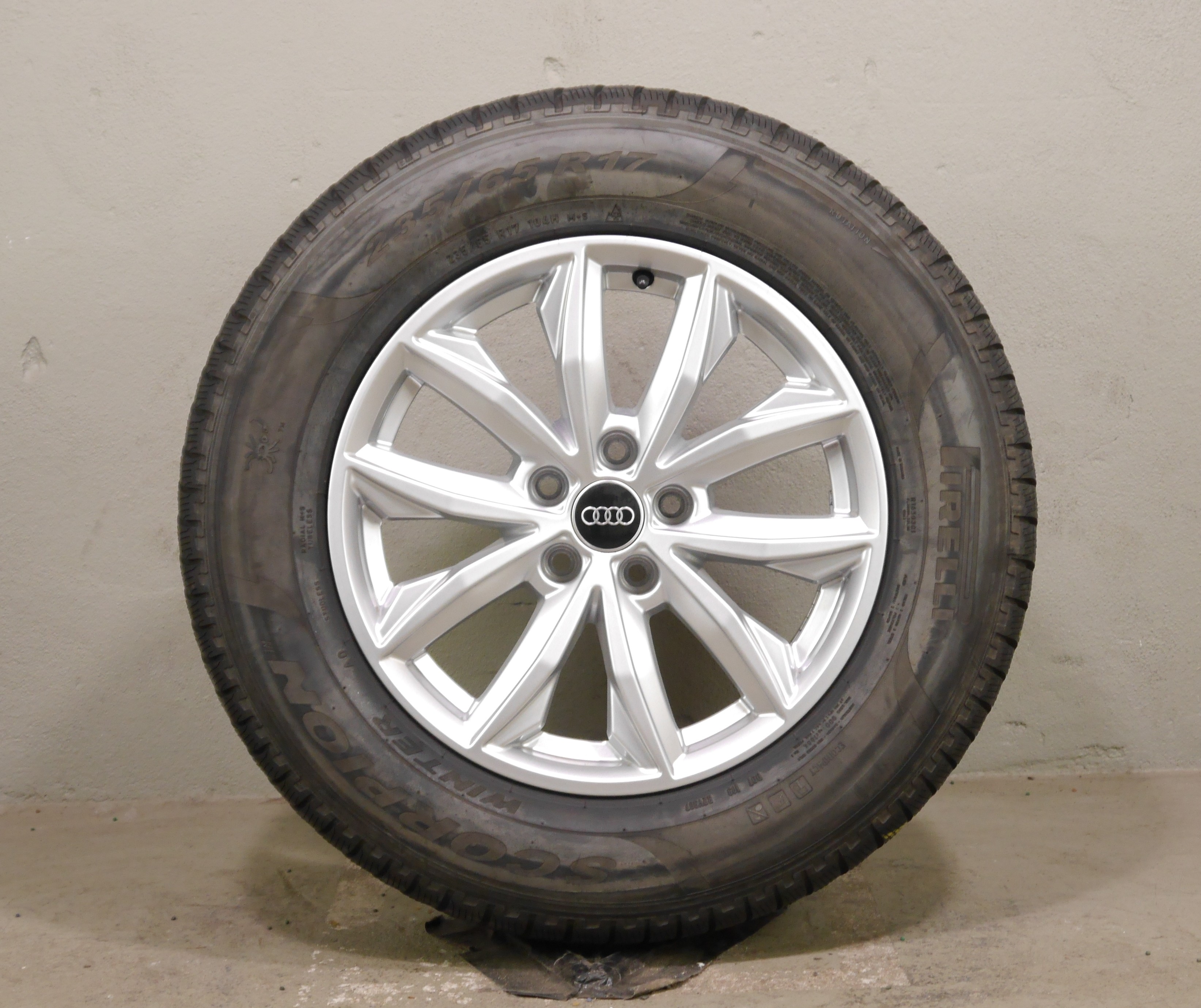 Audi Q5 (FY) Sportback Aluradsatz  – Winter 235/65 R17 104H (AO) – 80A601025J