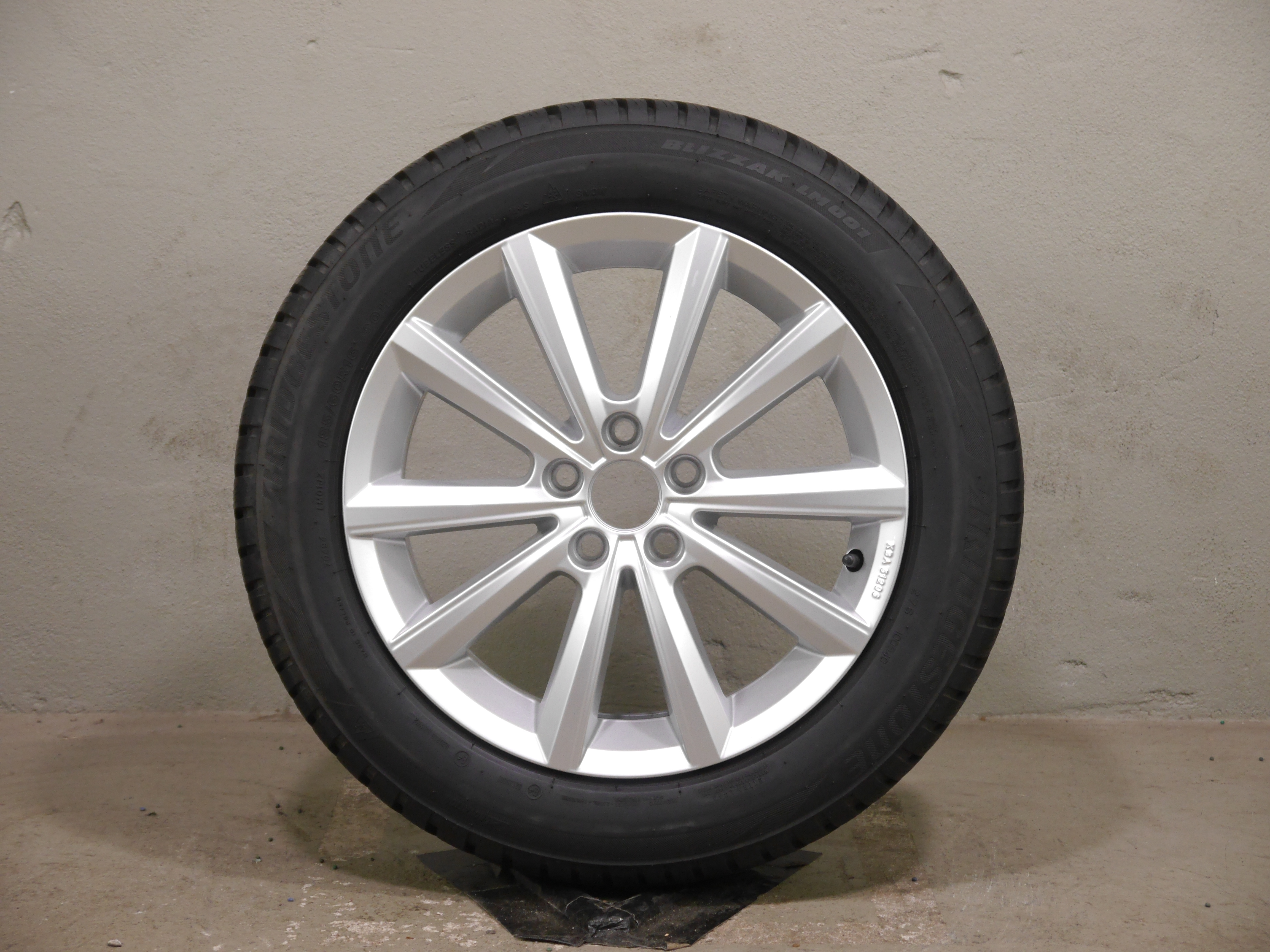 Original VW Polo 6 AW Aluradsatz Merano – Winter 185/60 R16 90H – 2G0601025AF