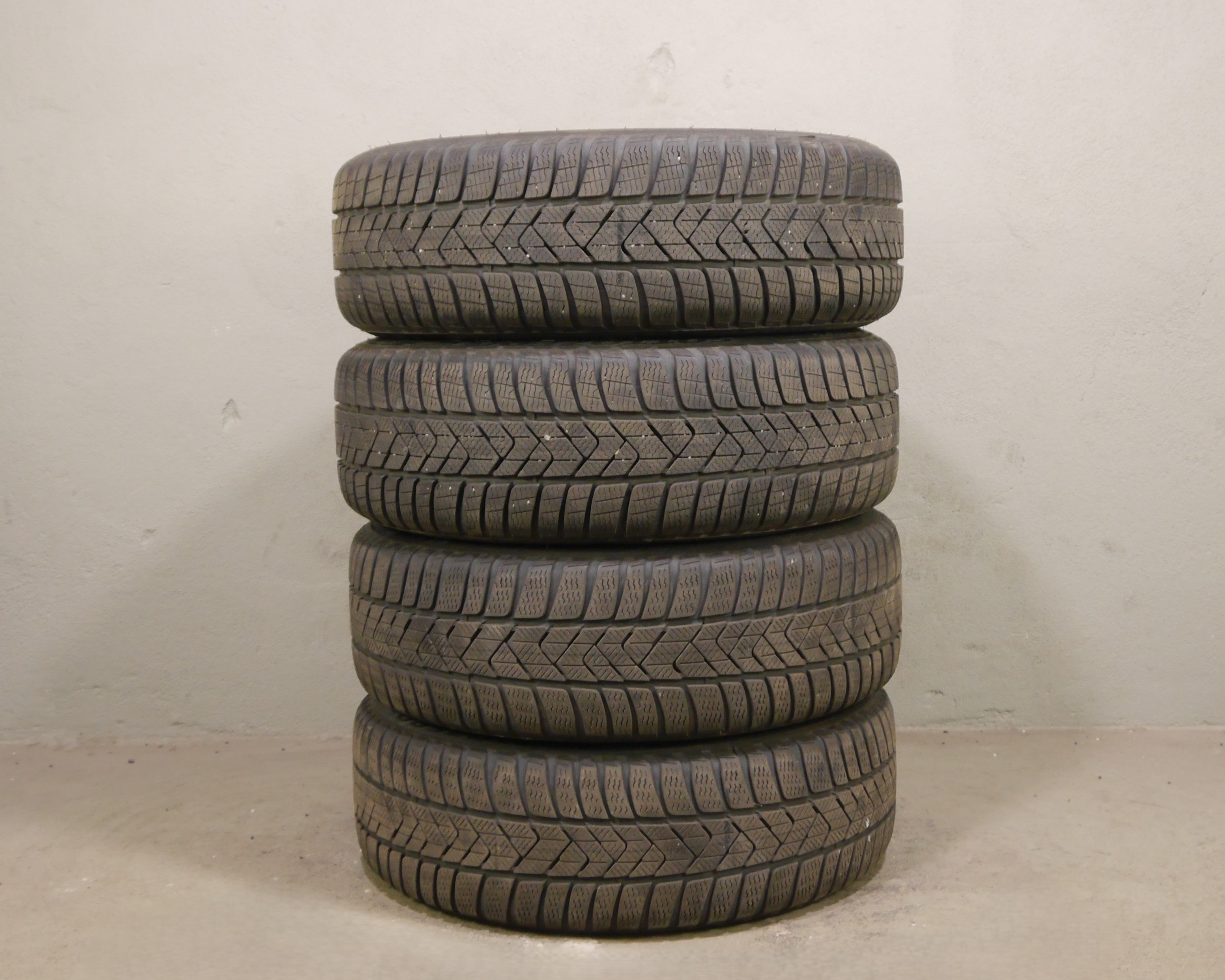 Audi A3 (8Y) Sportback Aluradsatz – Winter 205/50 R17 93H (AO1) – 8Y0601025L