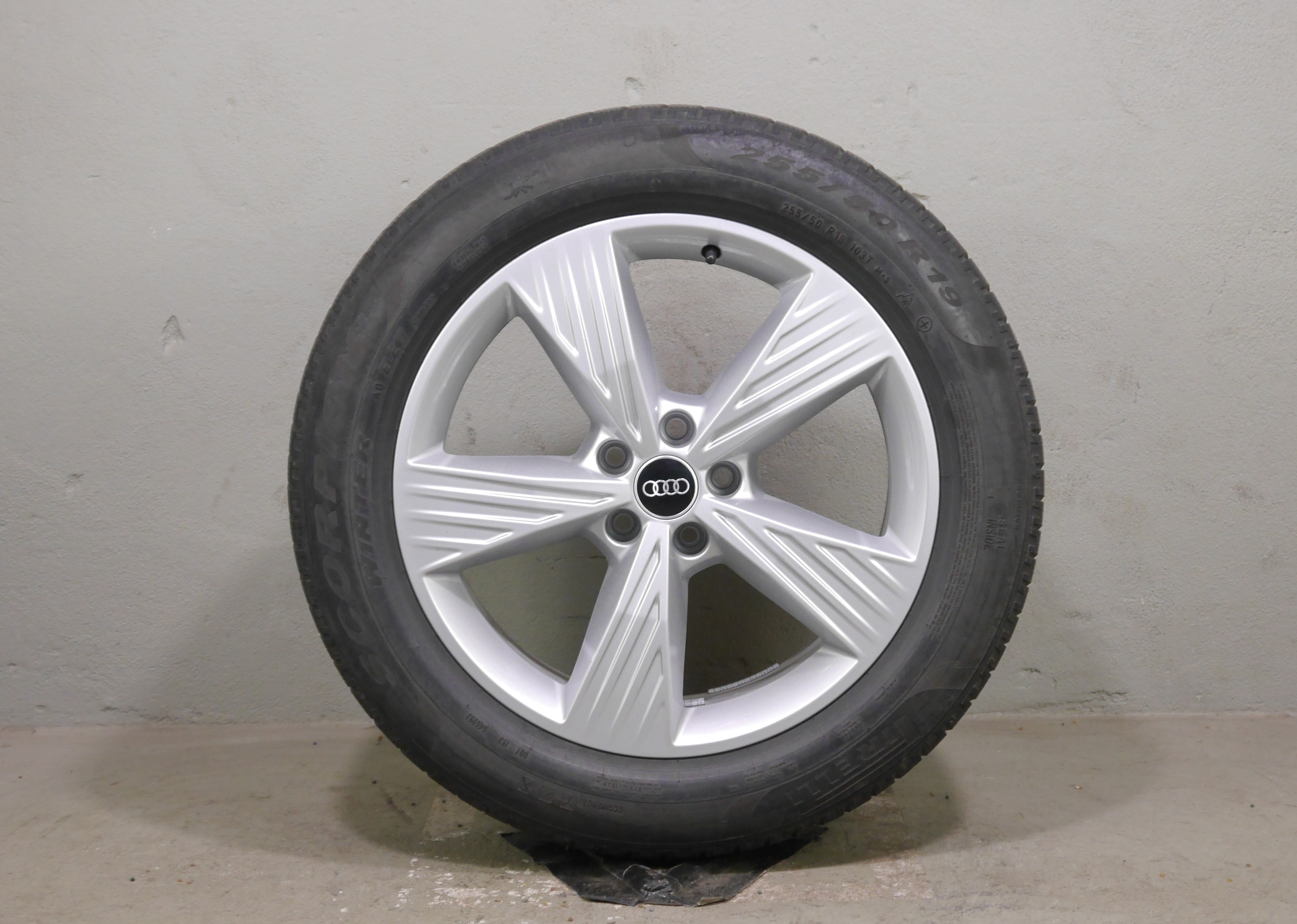 Audi Q4 e-tron Aluradsatz – Winter 235/55 R19 101T, 255/50 R19 103T (AO) 89A601025B