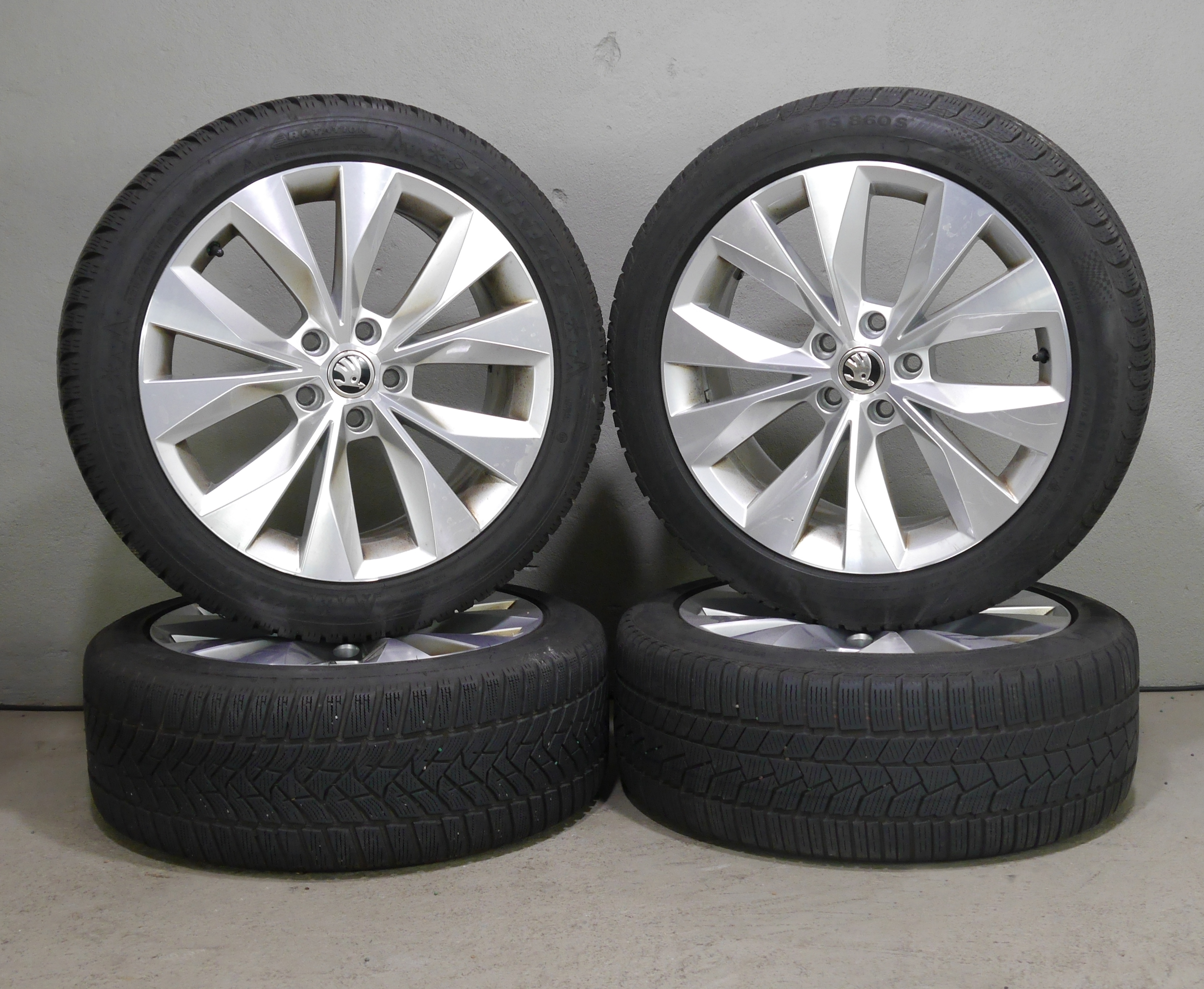 ŠKODA Superb Aluradsatz – Winter 235/45 R18 94V (AO) – 3V0601025R