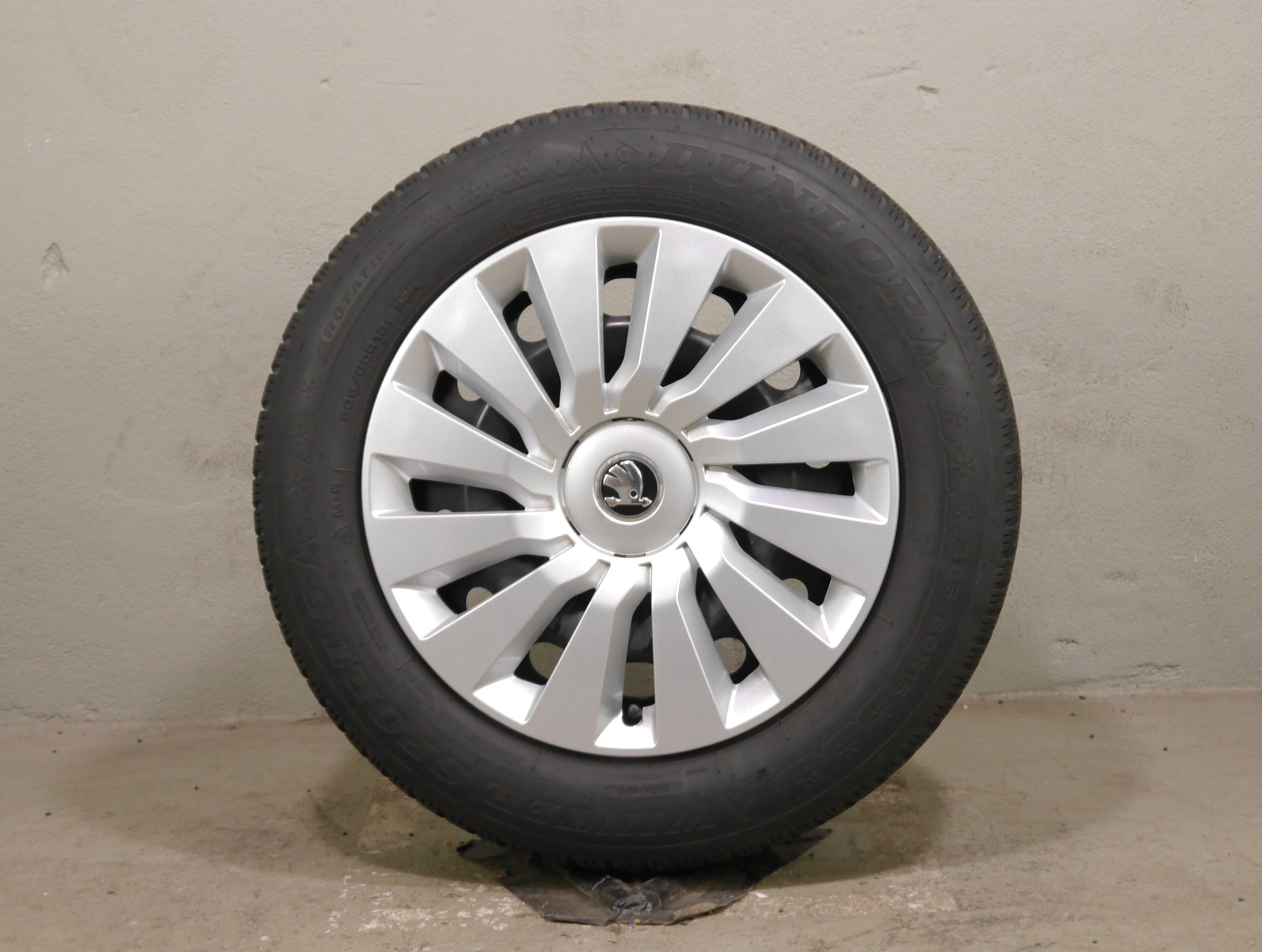 Skoda Octavia  (NX) Stahlradsatz – Winter 205/60 R16 96H  – 5Q0601027BR