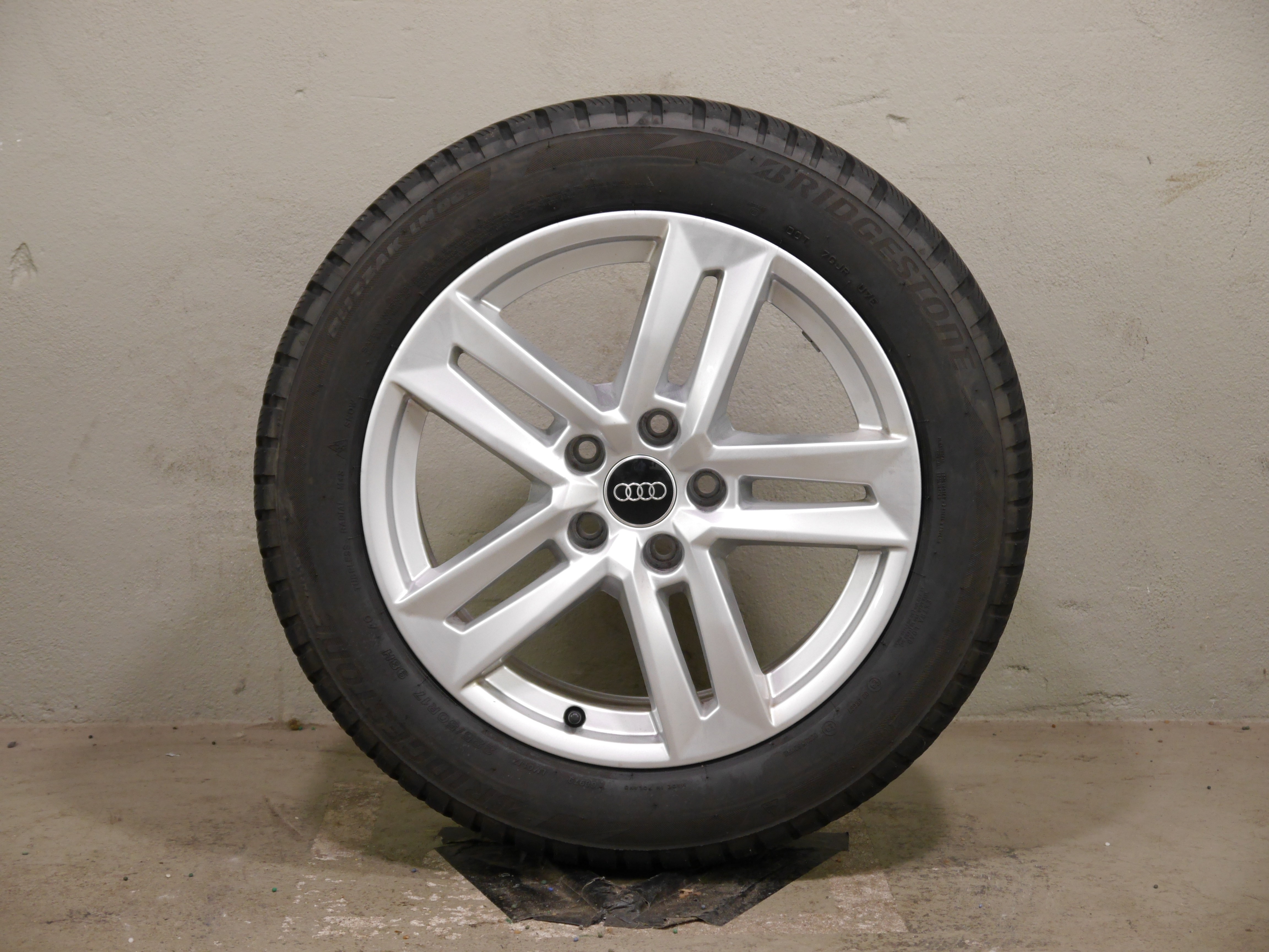 Audi A4 (8W) Aluradsatz – Winter 225/50 R17 98H – 8W0601025P