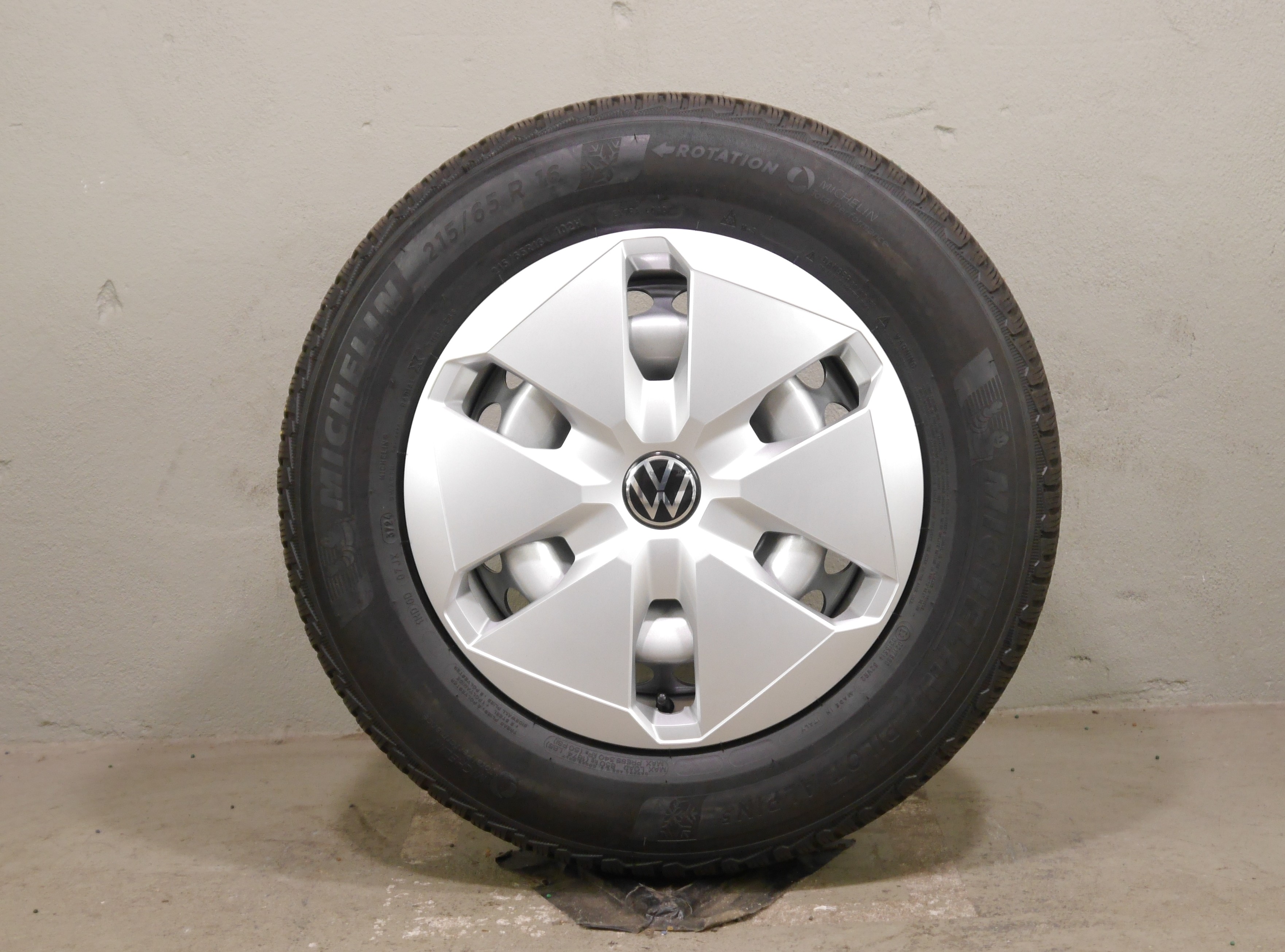 VW T7 Multivan California Stahlradsatz – Winter 215/65 R16 102H - 7T0601027-