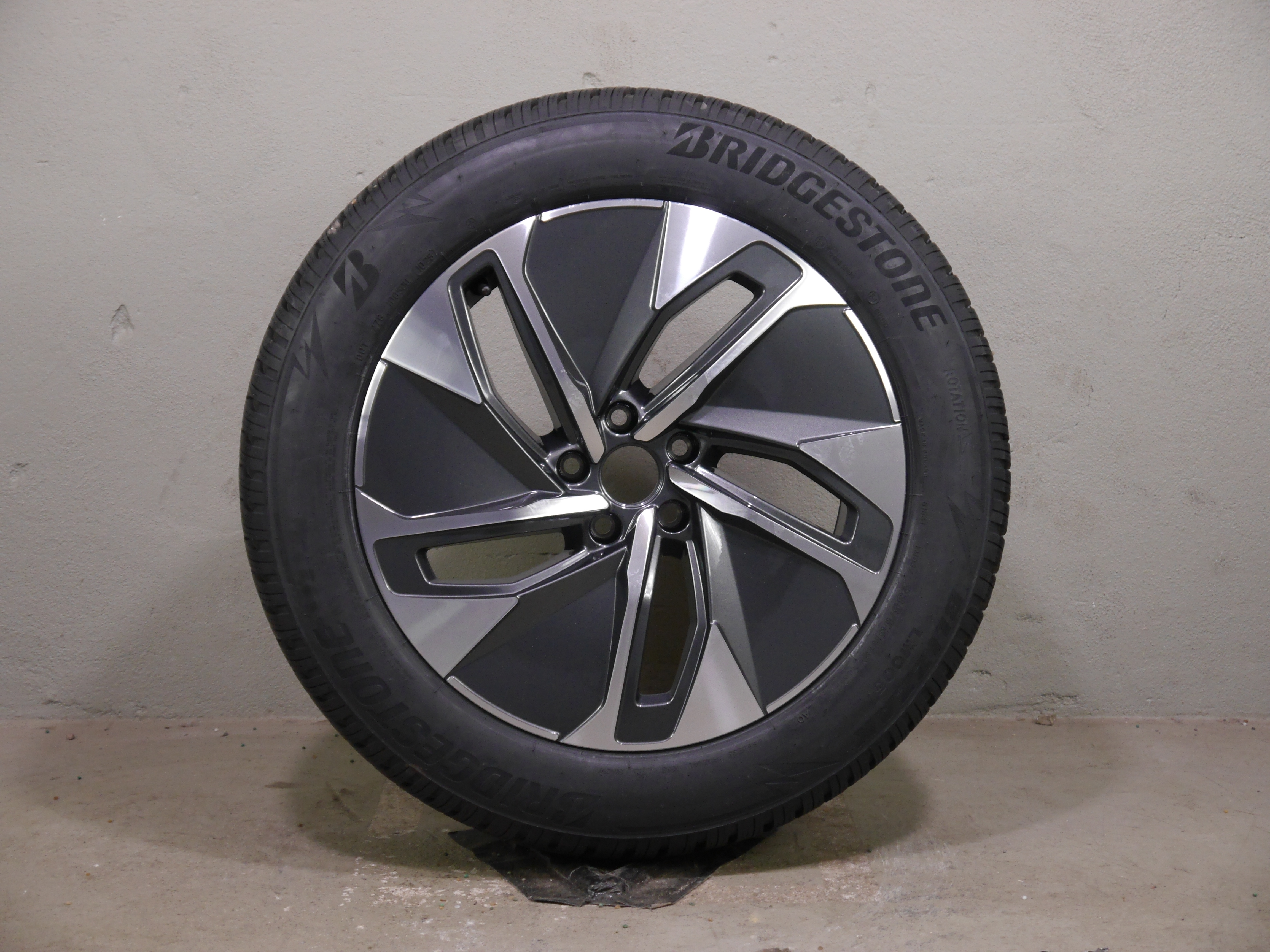 VW ID.4   ID.5 Aluradsatz – Winter 235/55 R19 101T 255/50 R19 103T - 11A601025M