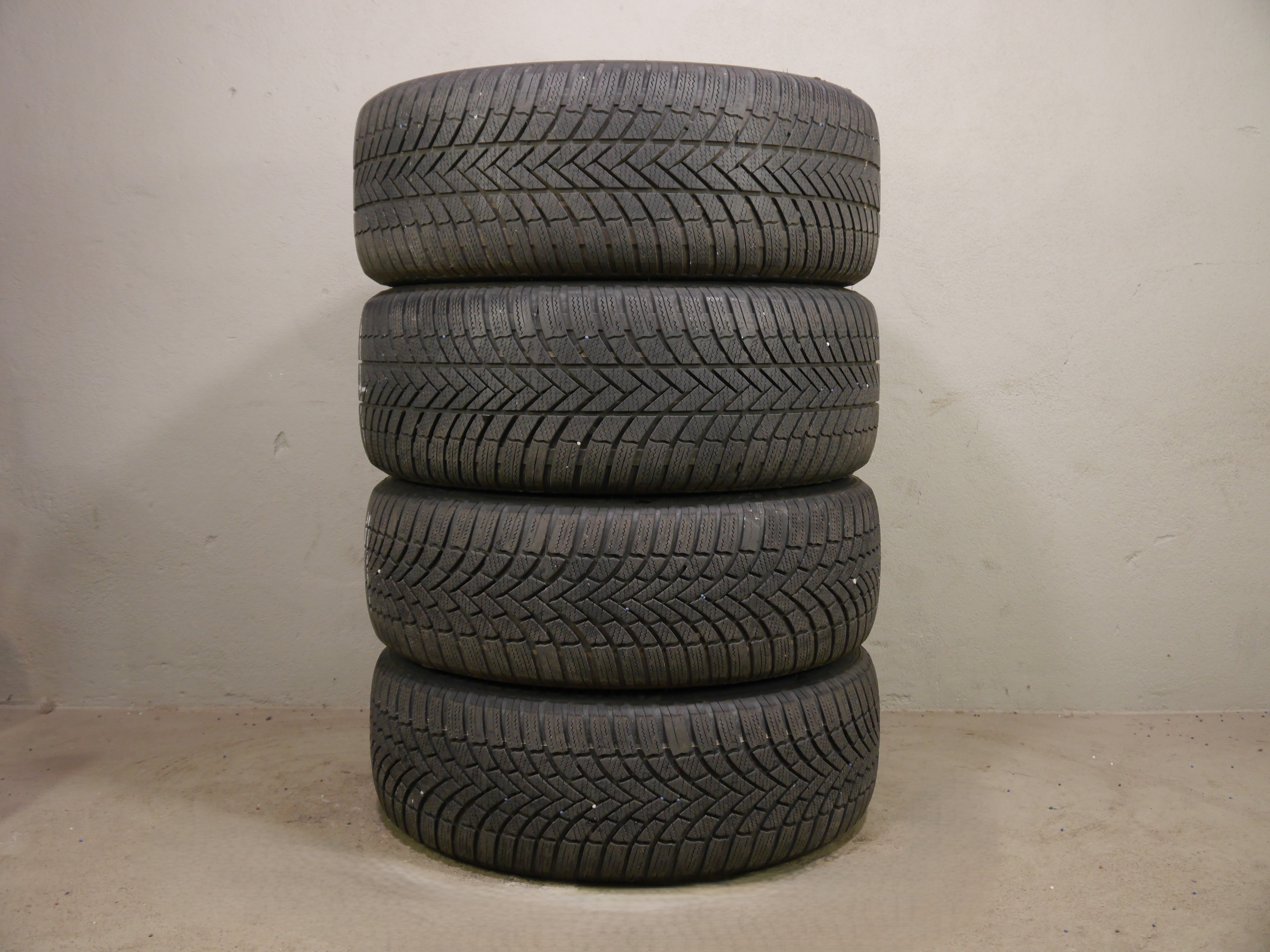 Audi Q4 e-tron (F4) Aluradsatz – Winter 235/55 R19 101T, 255/50 R19 103T (AO) 89A601025B
