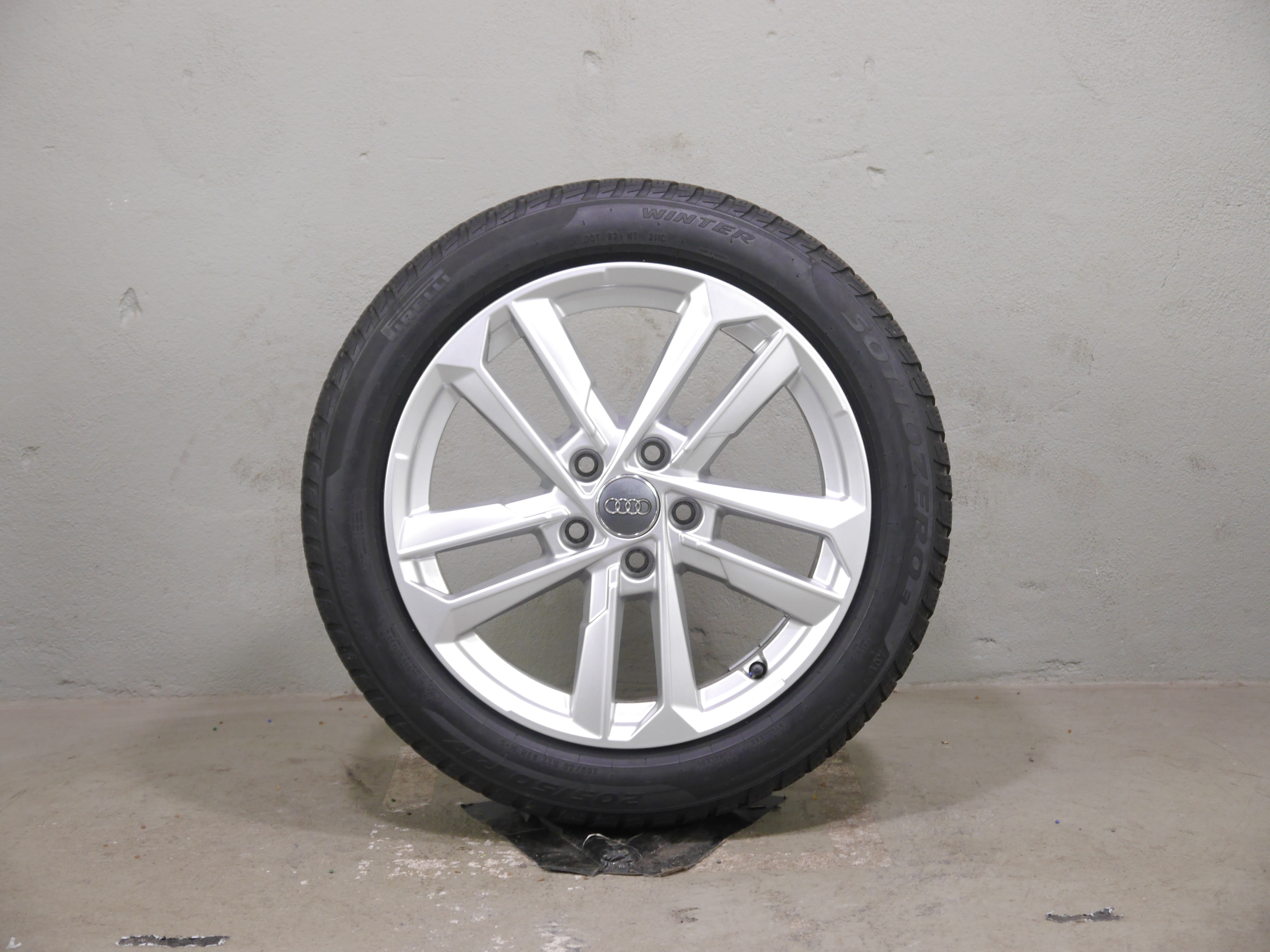 Audi A3 Aluradsatz – Winter 205/50 R17 93H (AO1) – 8Y0601025L