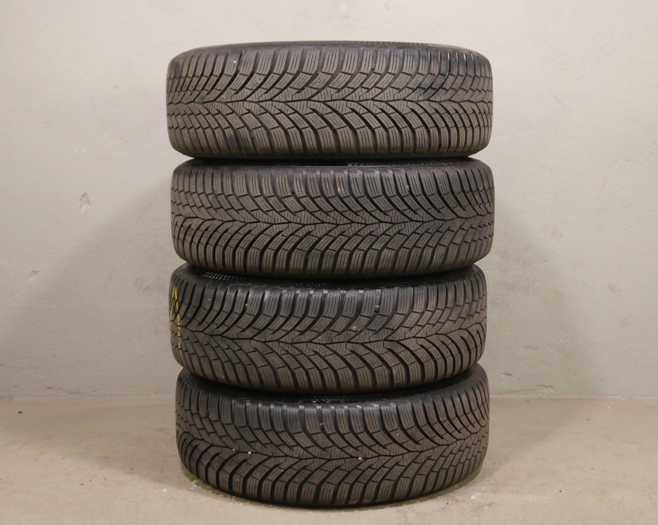 VW Golf (CG) Stahlradsatz – Winter 205/55 R16 91H – 5Q0601027BR