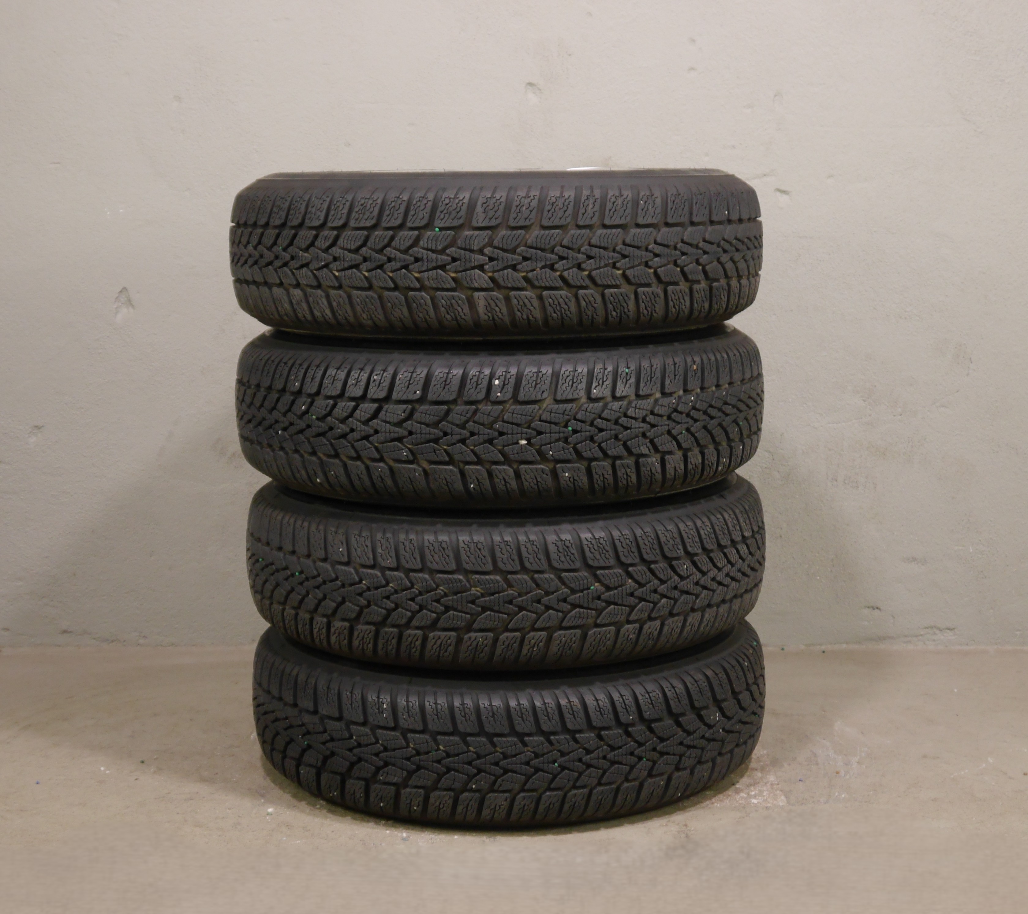VW UP!  Stahlradsatz – Winter 165/70 R14 81T  – 1S0601027G/J