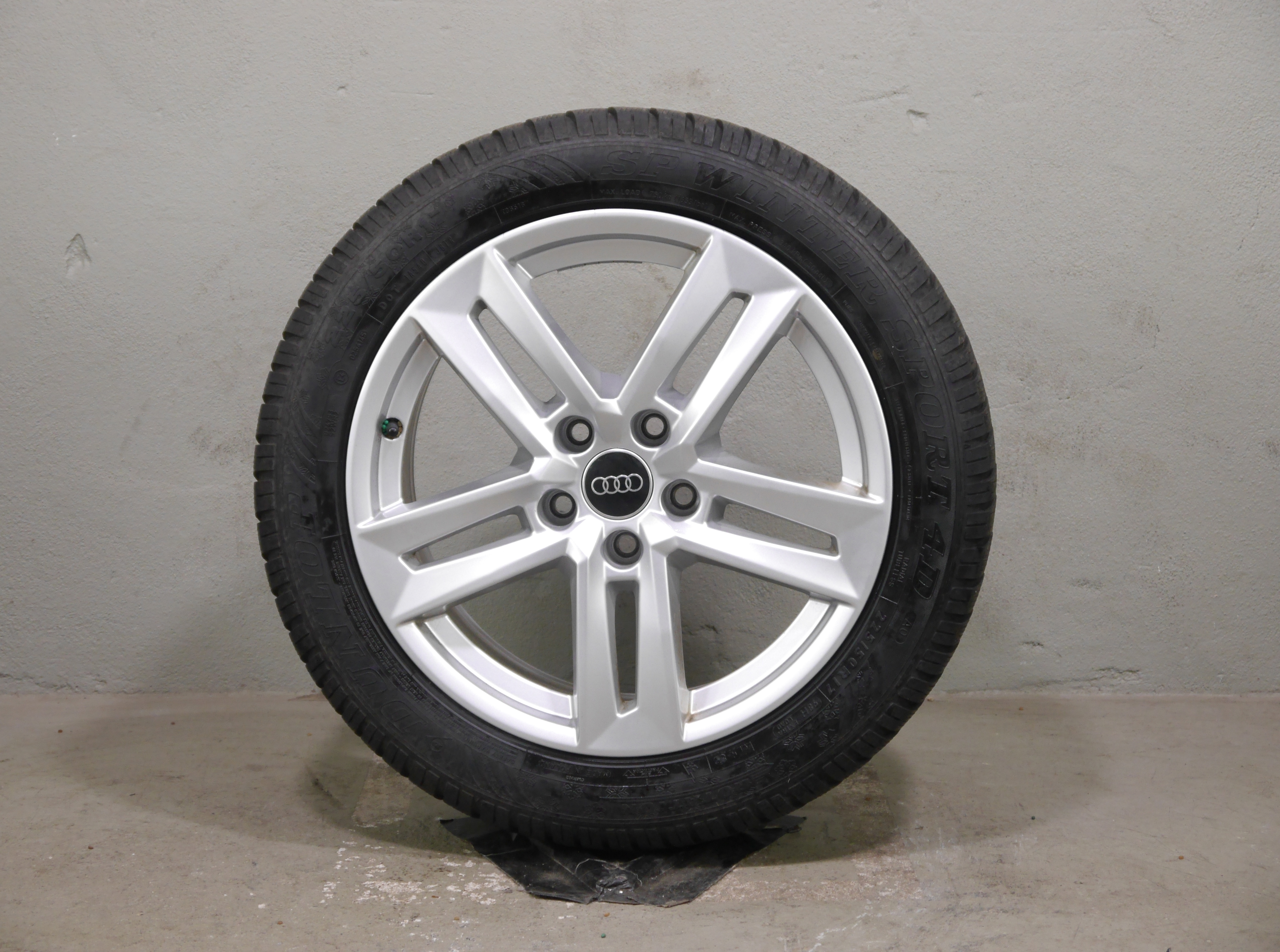 Audi A4 Avant Aluradsatz – Winter 225/50 R17 98H (AO) – 8W0601025P