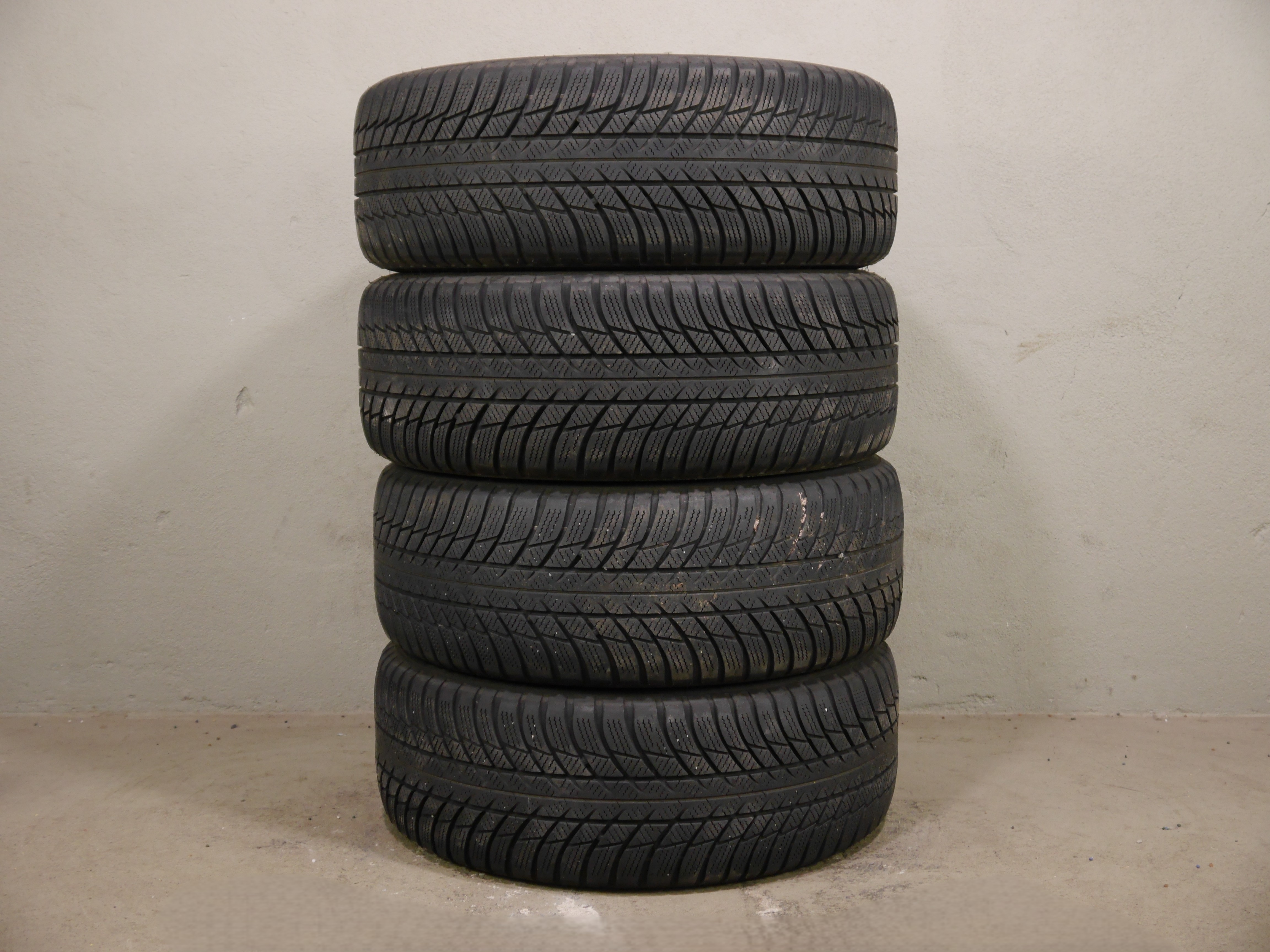 Audi A4 (8W) Aluradsatz – Winter 225/50 R17 98H – 8W0601025P