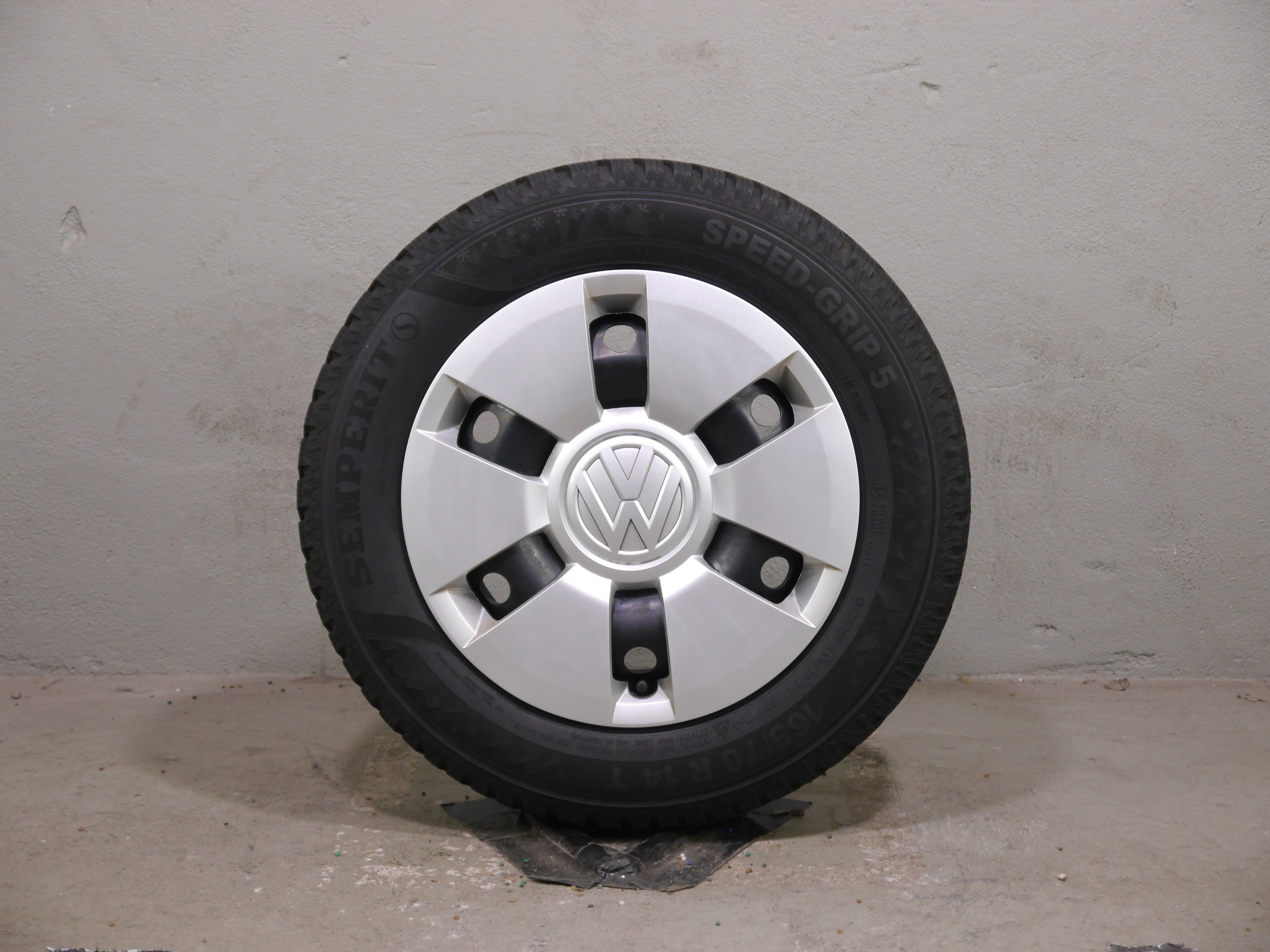 VW UP!  Stahlradsatz – Winter 165/70 R14 81T  – 1S0601027G/J