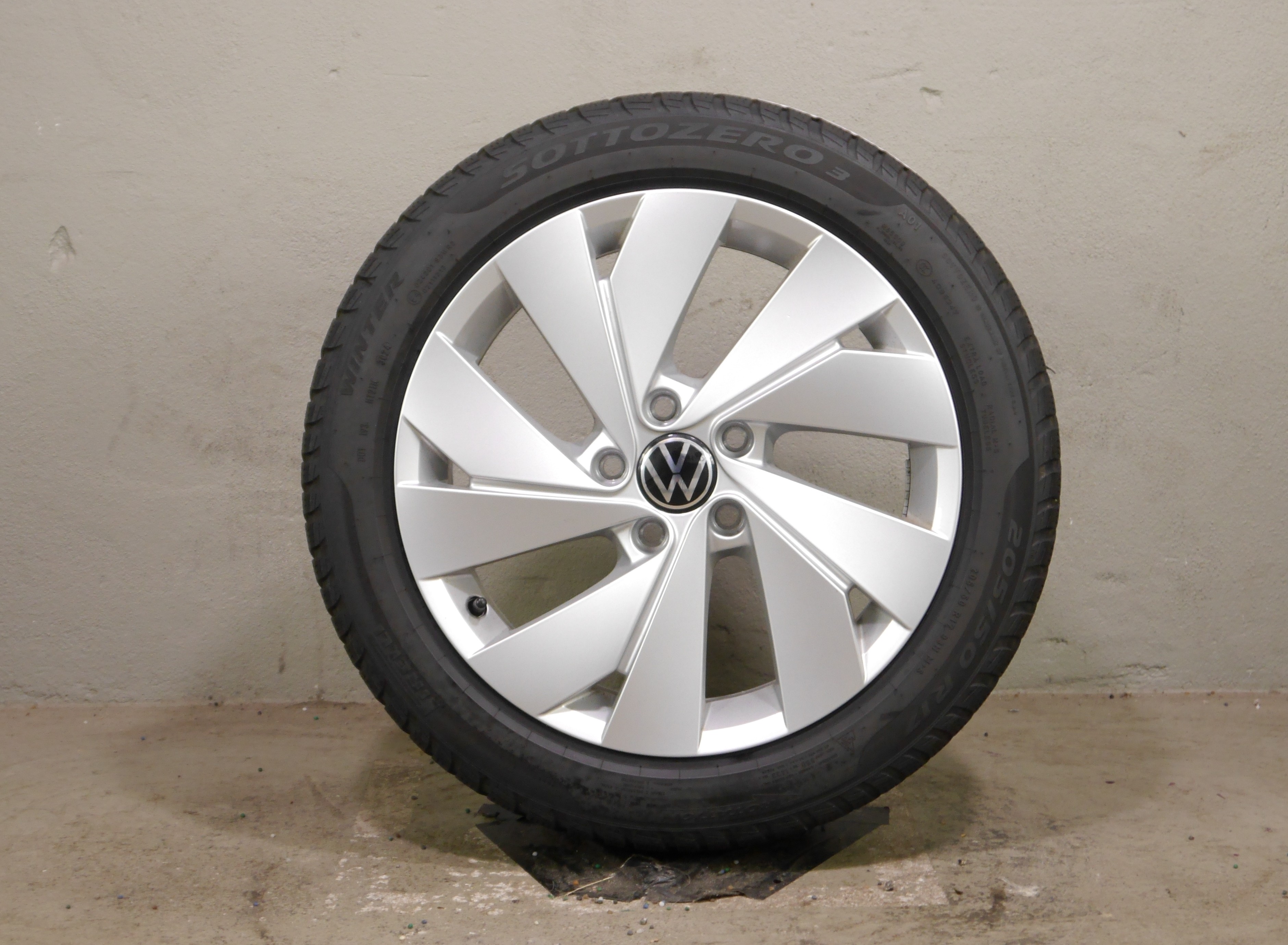 VW Golf Aluradsatz – Winter 205/50 R17 93H – 5H0601025B