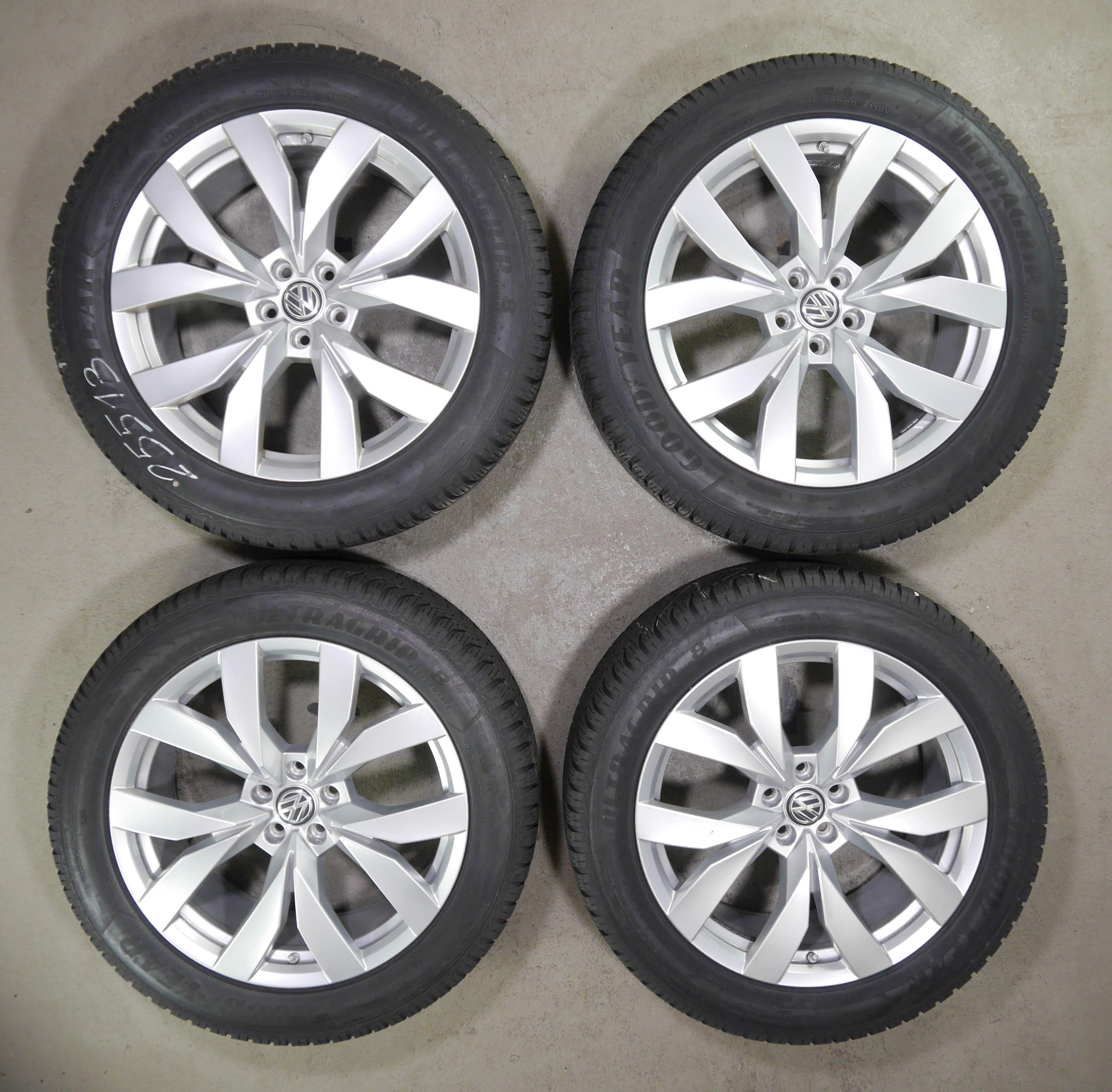 Volkswagen Touareg Aluradsatz – Winter 285/45 R20 112V – 760601025C mit RDKS