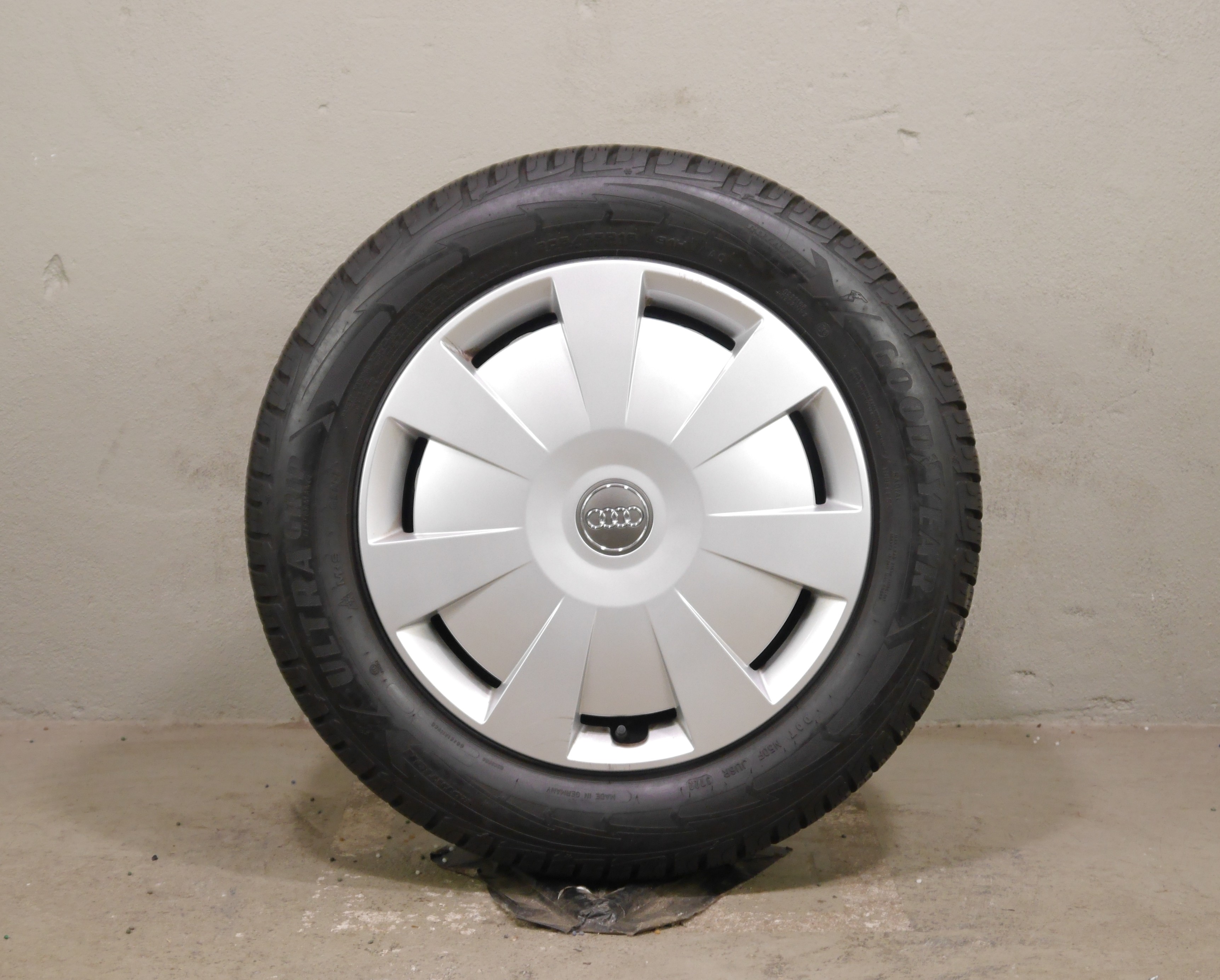 Audi A3 Limousine Stahlradsatz – Winter 205/55 R16 91H (AO) – 8V0601027A