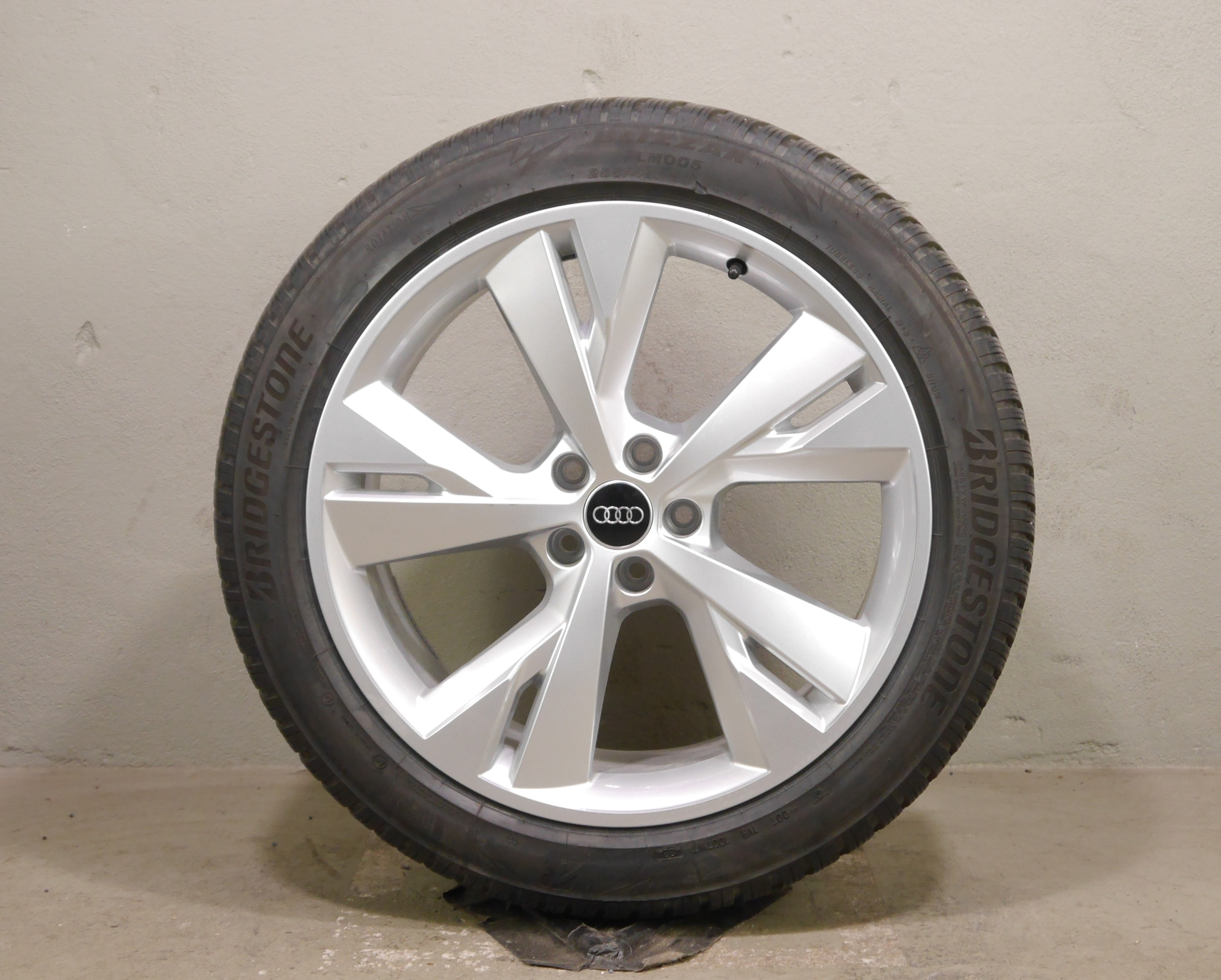 Audi Q4 Sportback e-tron (F4) Aluradsatz – Winter 235/50 R20 100T, 255/45 R20 101T 89A601025AP