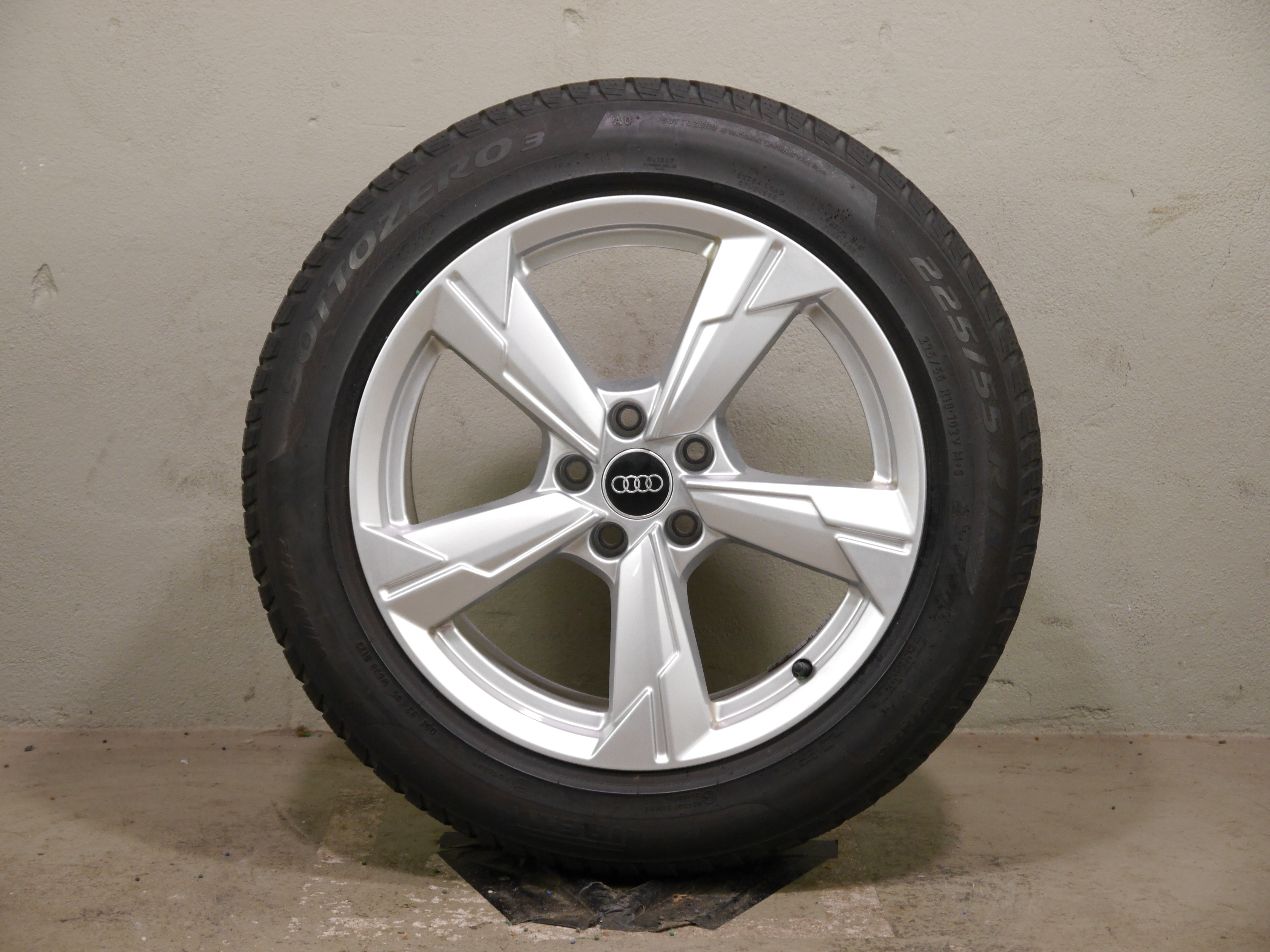 Audi A6 Avant Aluradsatz – Winter 225/55 R18 102V (AO) – 4K0601025DS