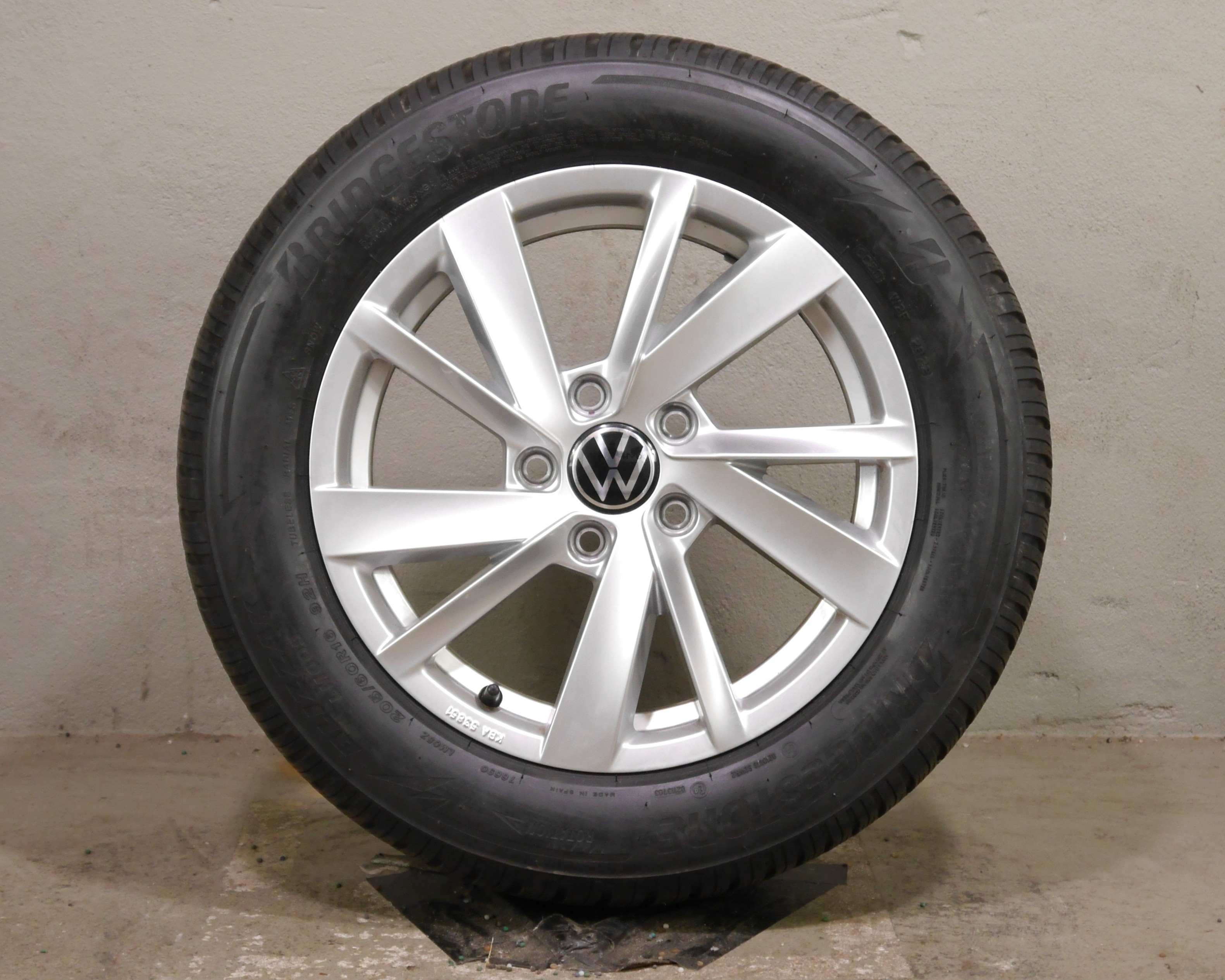 VW T-Roc (D1) Aluradsatz – Winter 205/60 R16 96H – 2GA071496B