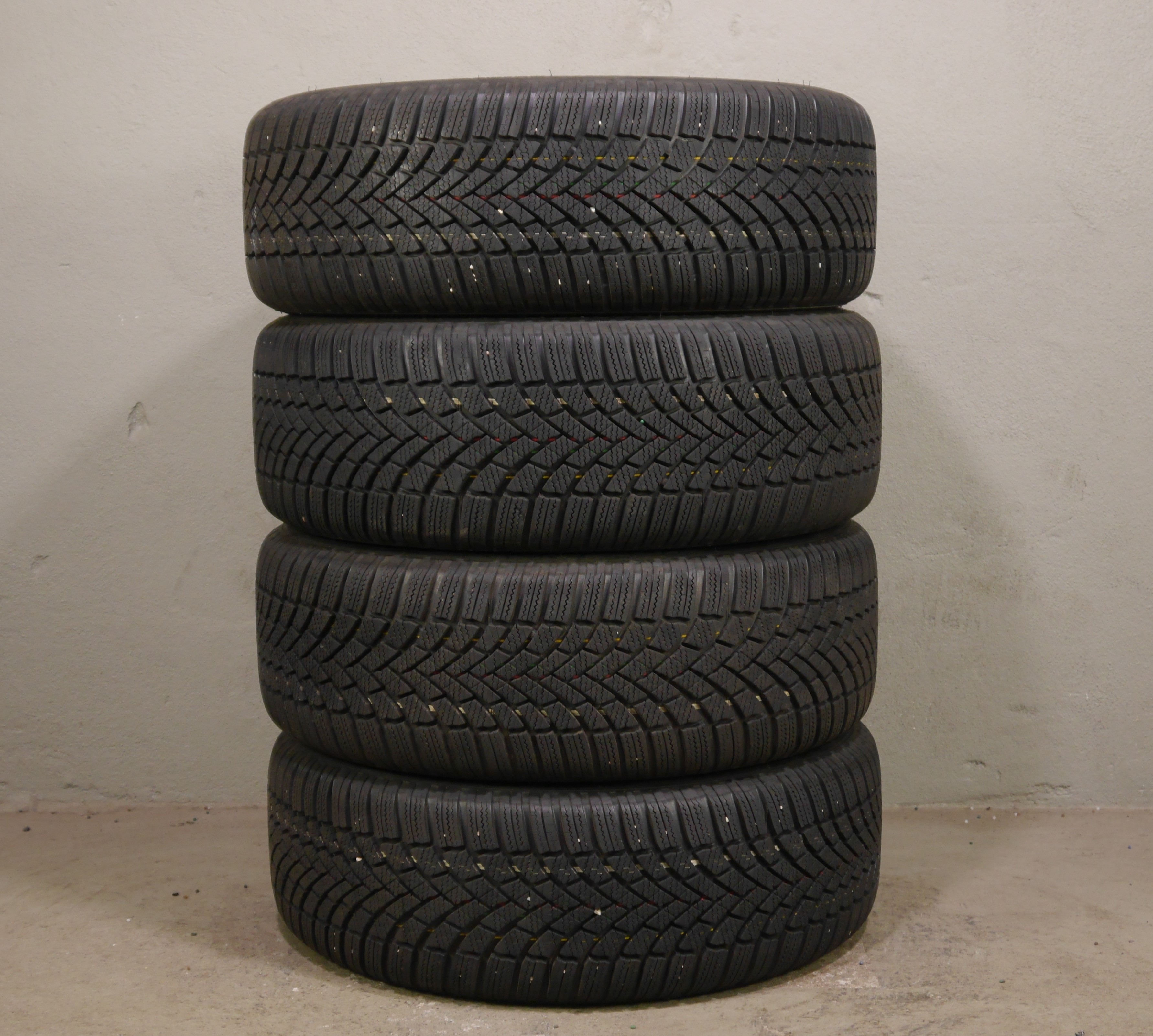 Audi A3 Sportback Aluradsatz – Winter 205/50 R17 93H (AO1) – 8Y0601025L