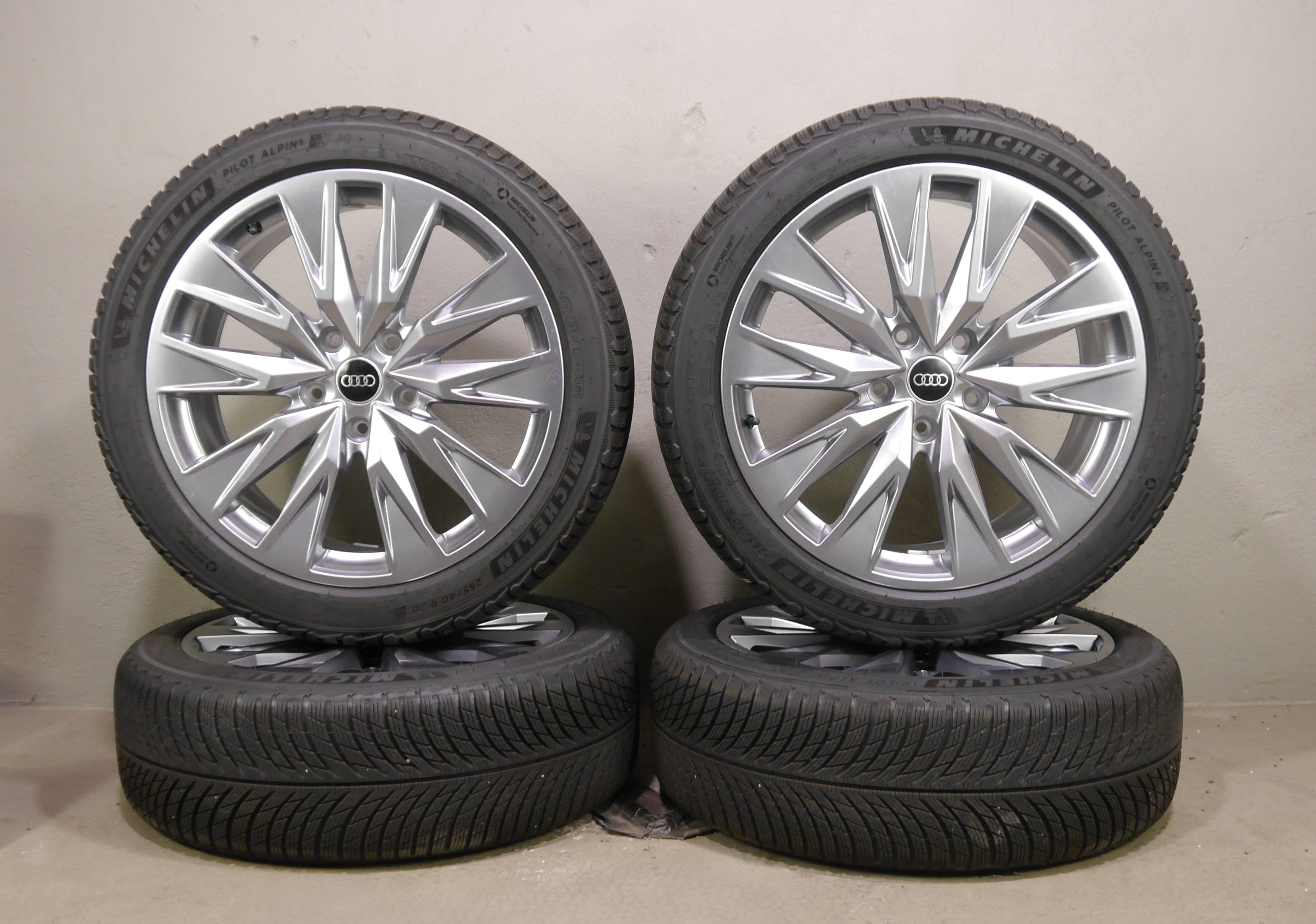 Audi A6 Sportback e-tron GH Aluradsatz – Winter 235/45 R20 100H - 265/40 R20 104H(AO) – 85E601025AR/AS