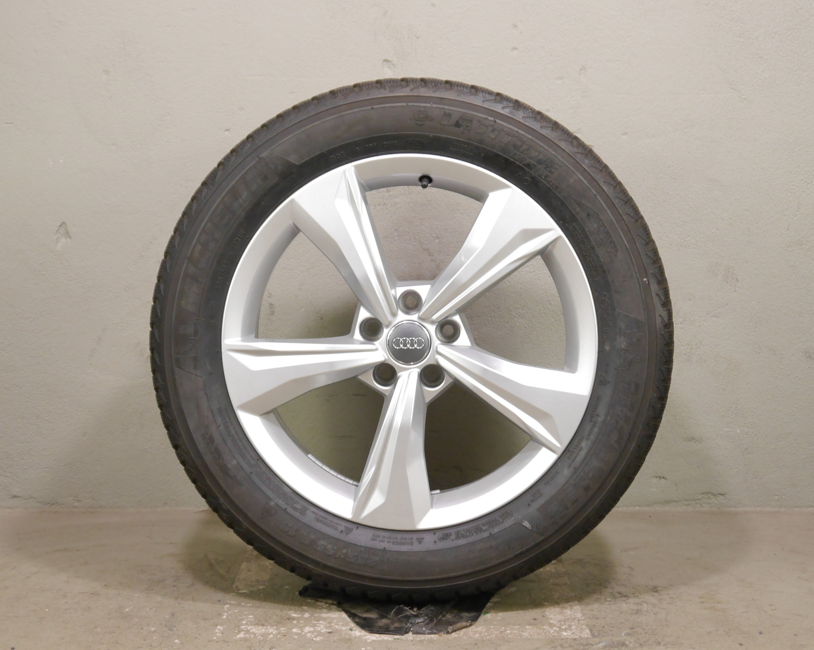 Audi Q5 Aluradsatz – Winter 235/55 R19 101H (AO) – 80A601025K