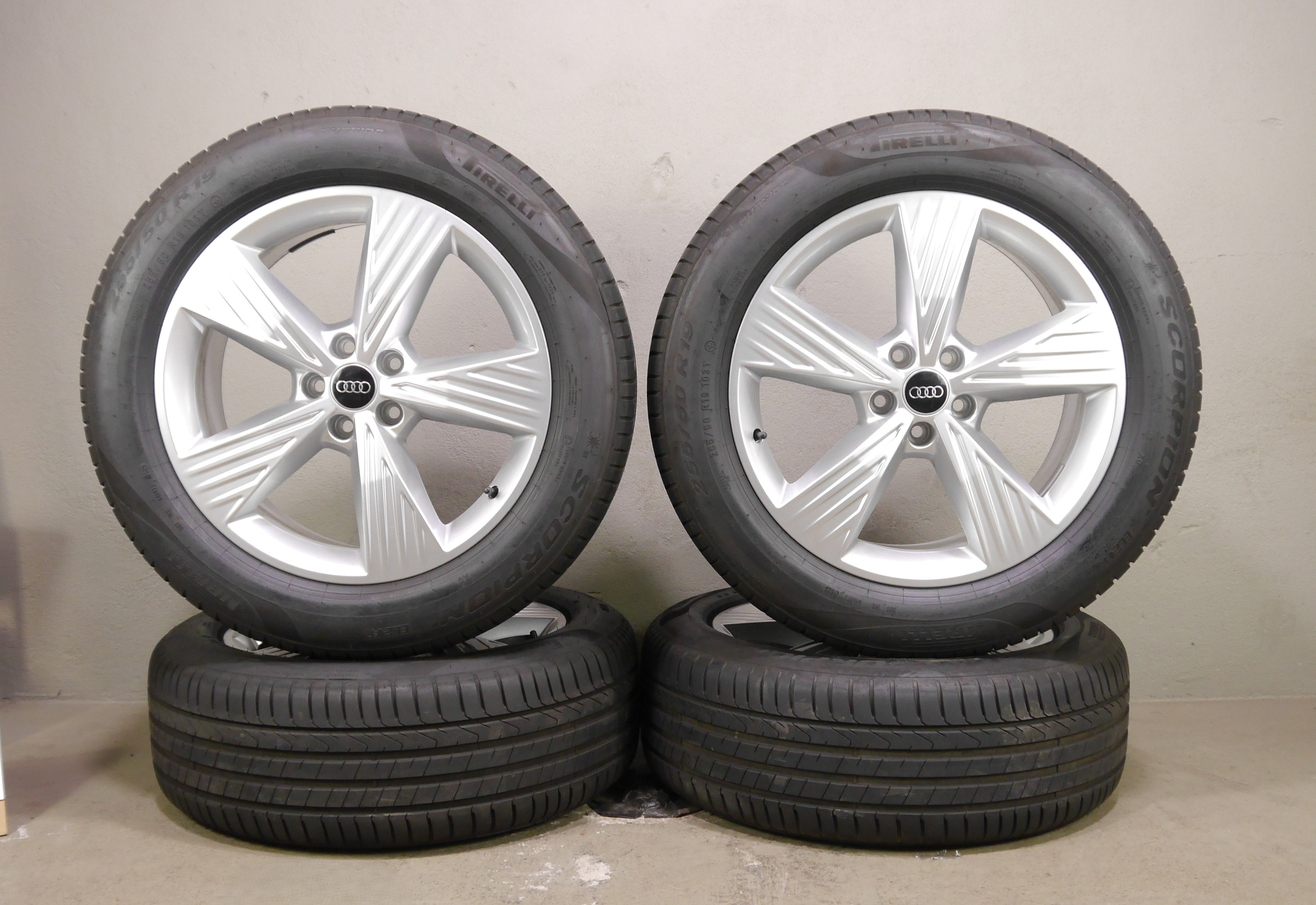 Audi Q4 Sportback e-tron (F4) Aluradsatz – Sommer 235/55 R19 101T, 255/50 R19 103T 89A601025AM