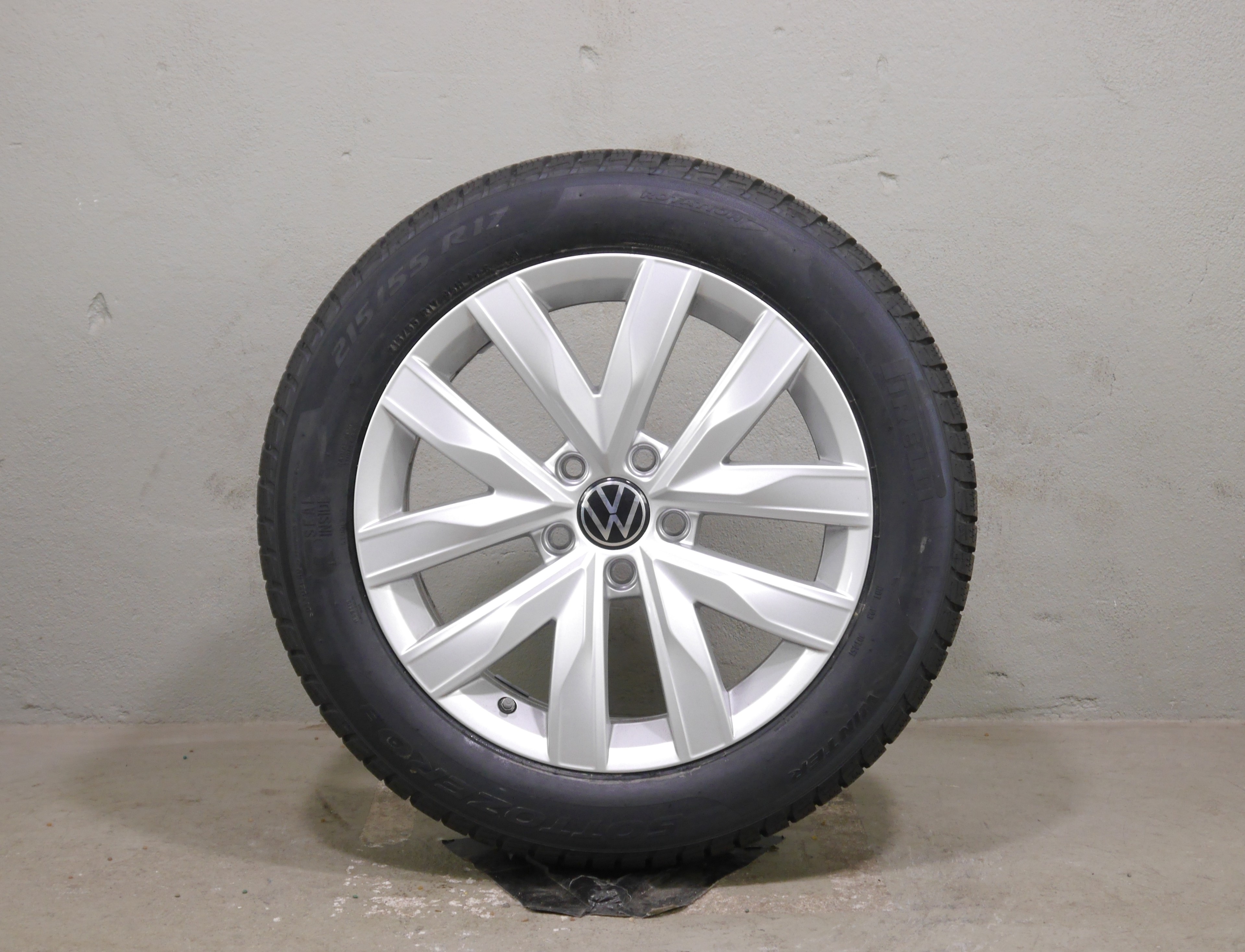 VW Arteon Alurad – Winter 215/55 R17 94H – 3G8601025- RDKS- SEAL