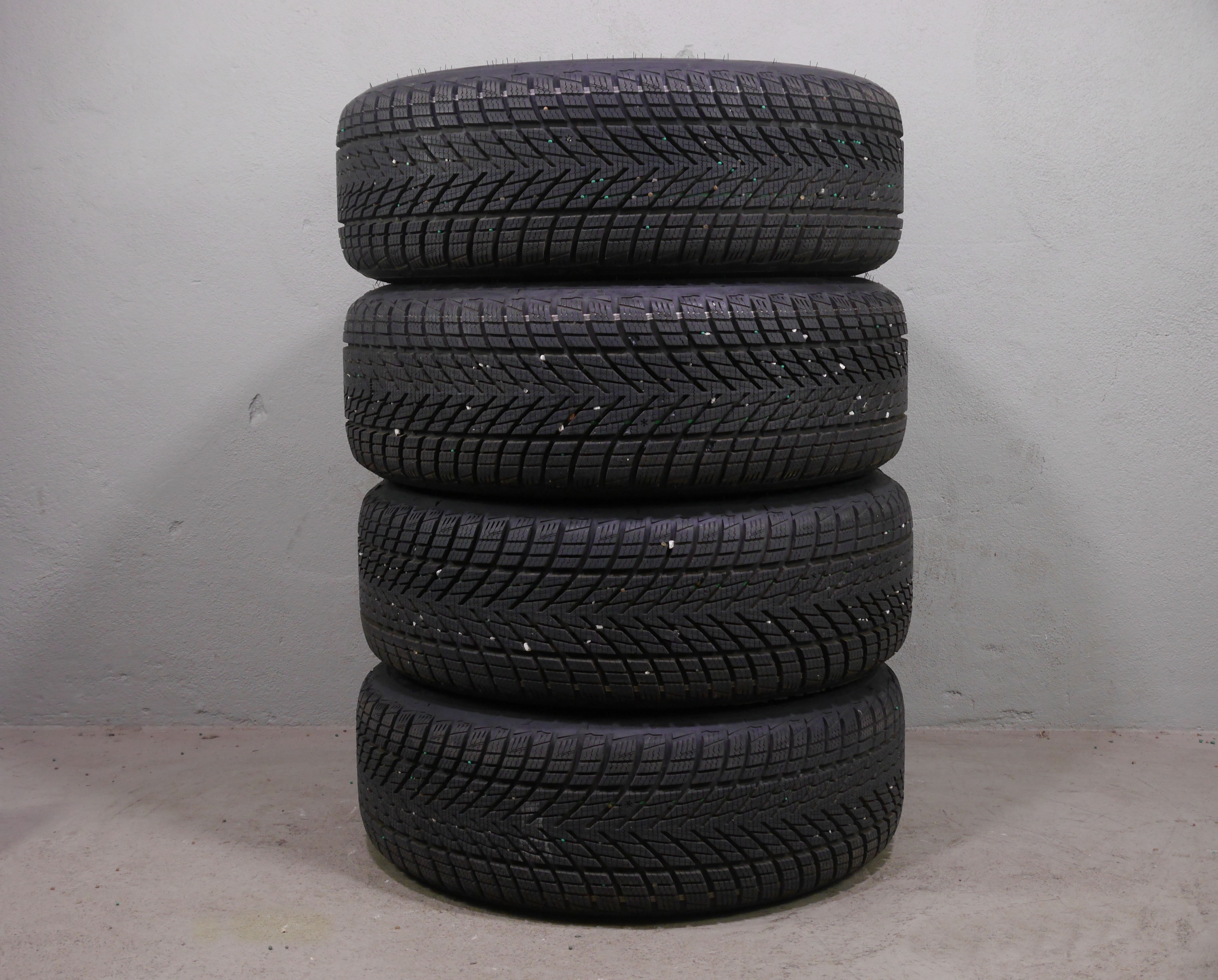 Audi A7 4G Sportback Aluradsatz – Winter 275/30 R21 98W (R01) – 4G8601025AP mit RDKS