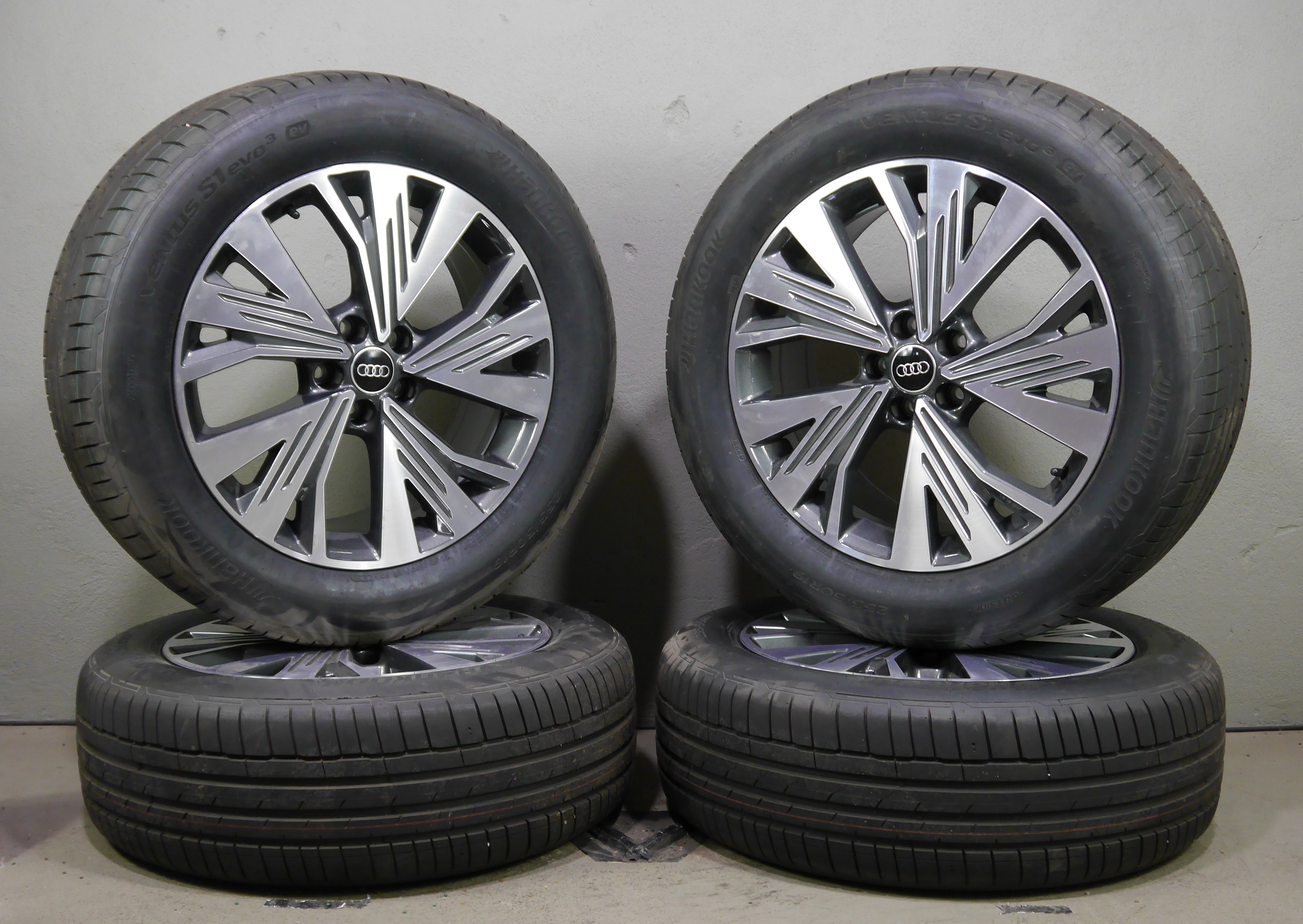 Audi Q4 e-tron Aluradsatz – Sommer 235/55 R19 101T, 255/50 R19 103T (AO) 89A601025C