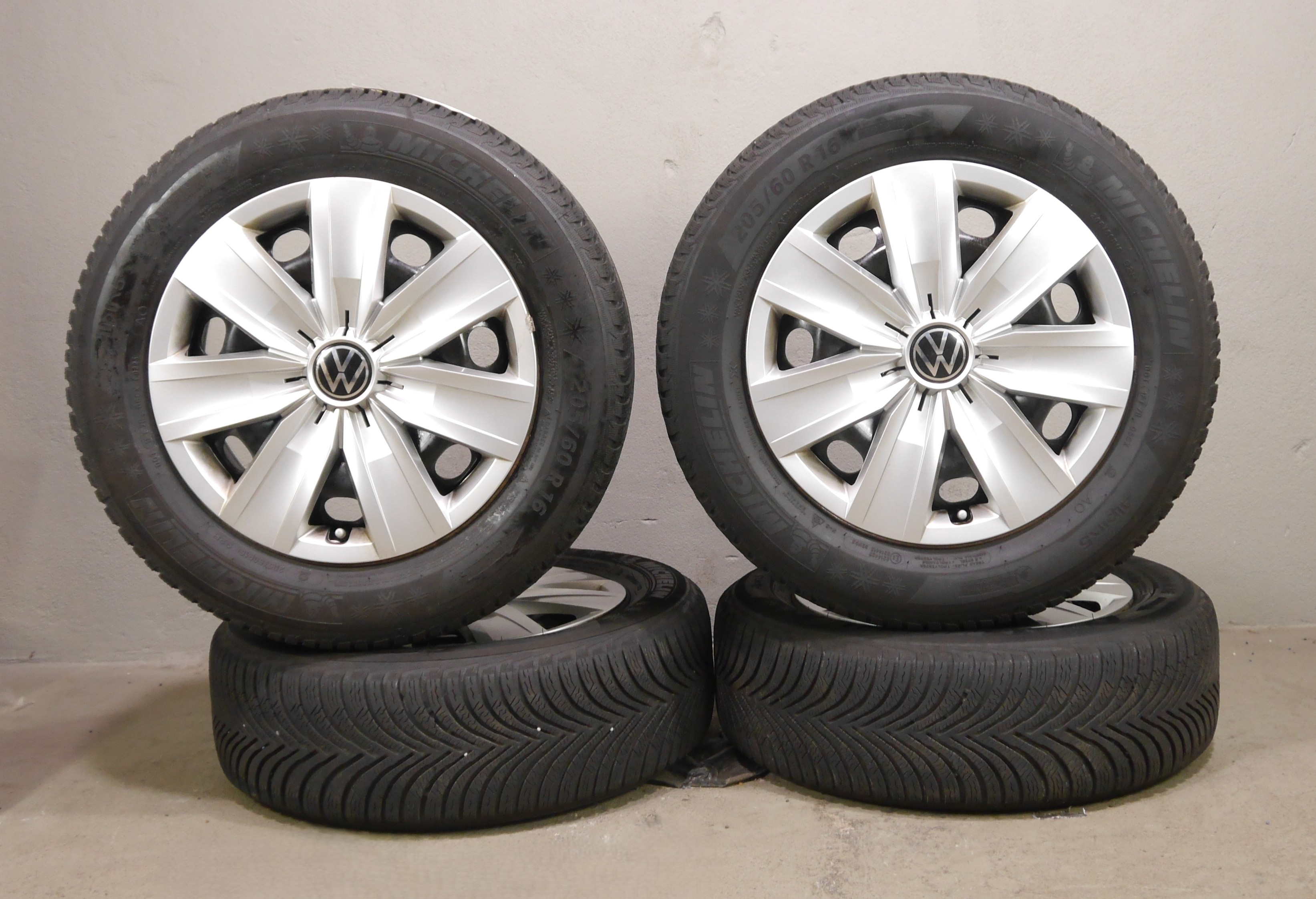 VW T-Roc (D1) Stahlradsatz – Winter 205/60 R16 92H – 5Q0601027CA/CB