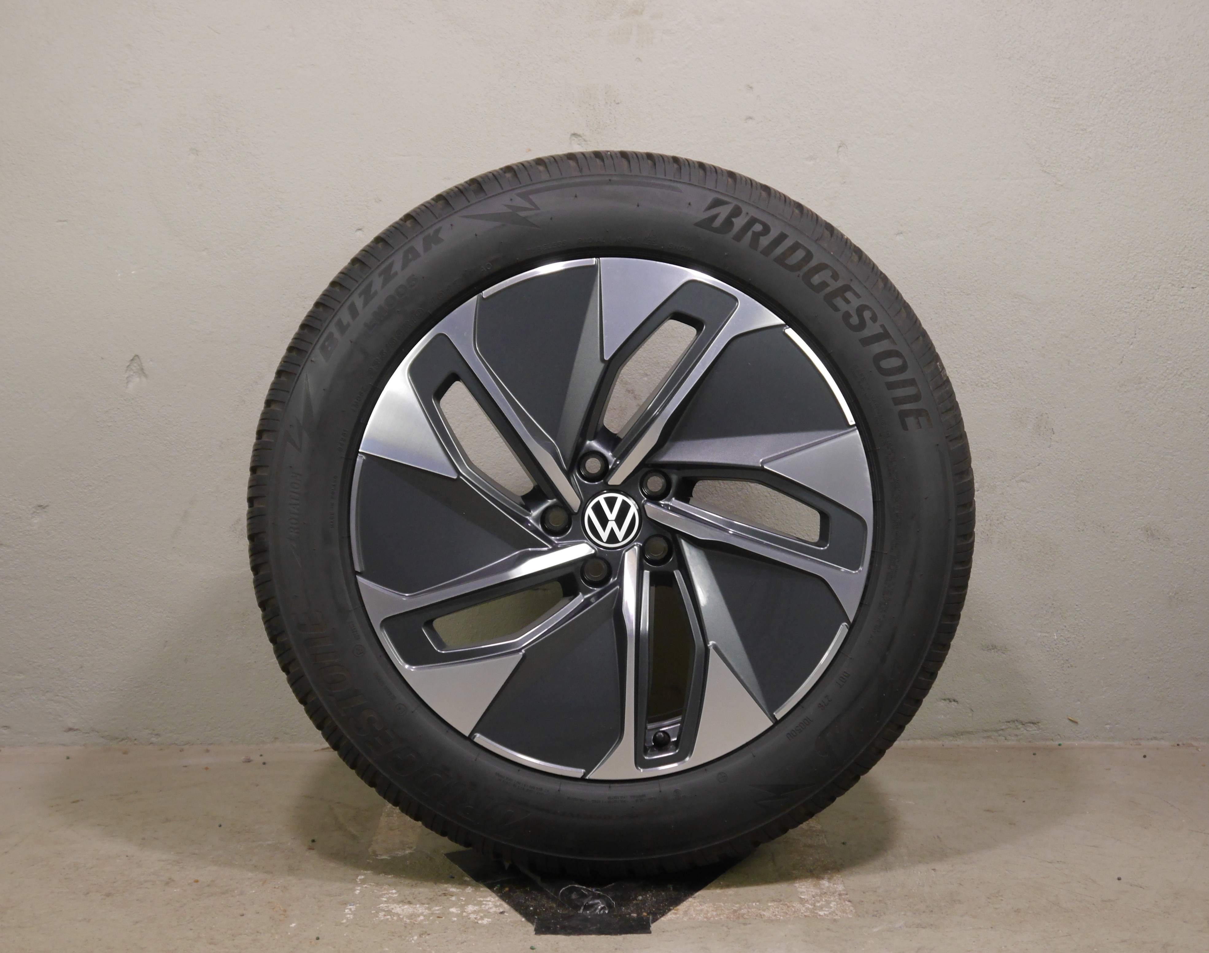VW ID.4 Aluradsatz – Winter 235/55 R19 101T 255/50 R19 103T - 11A601025M