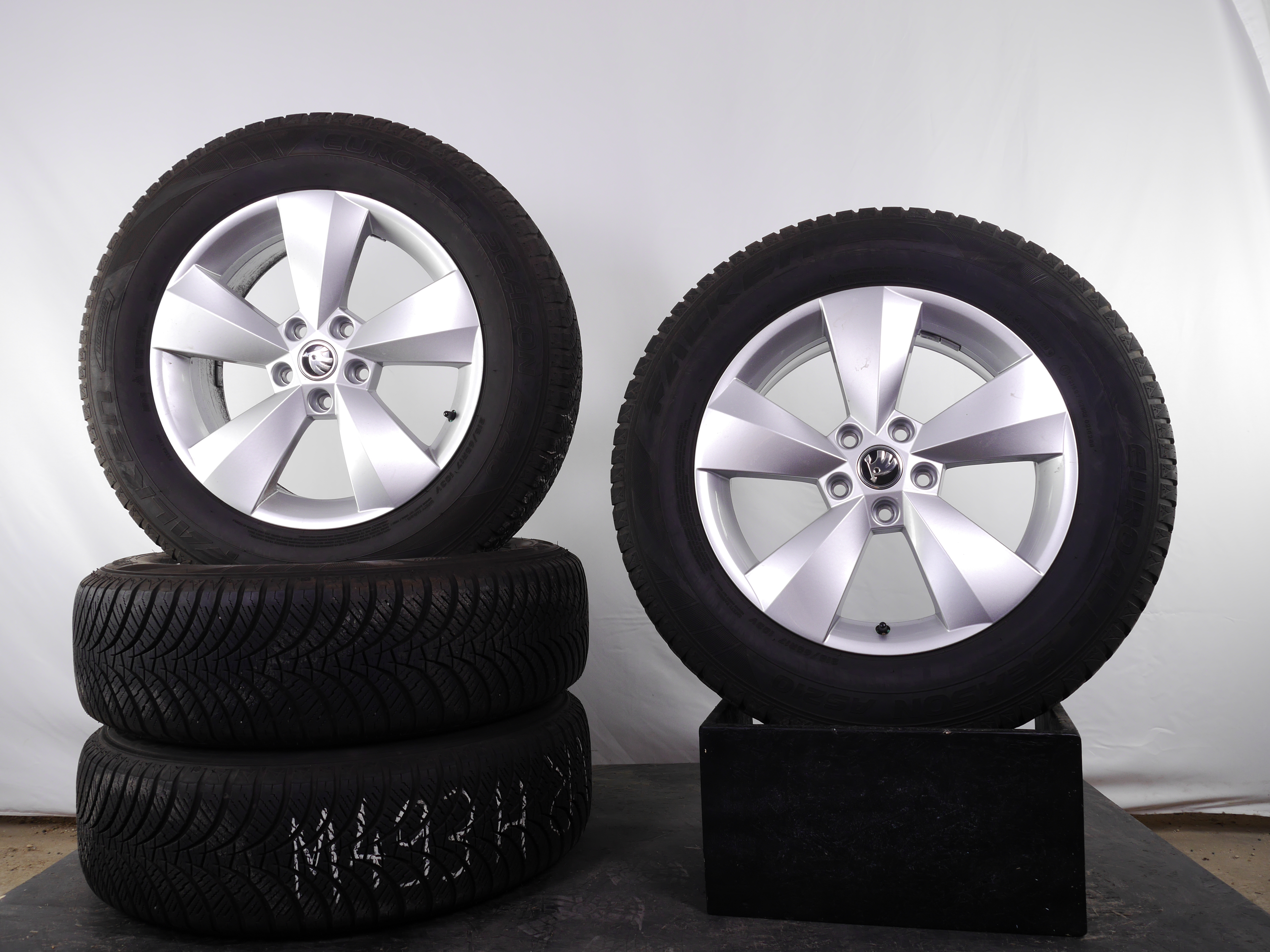 ŠKODA Kodiaq Aluradsatz – Allwetter 215/65 R17 103V – 565601025J SKODA