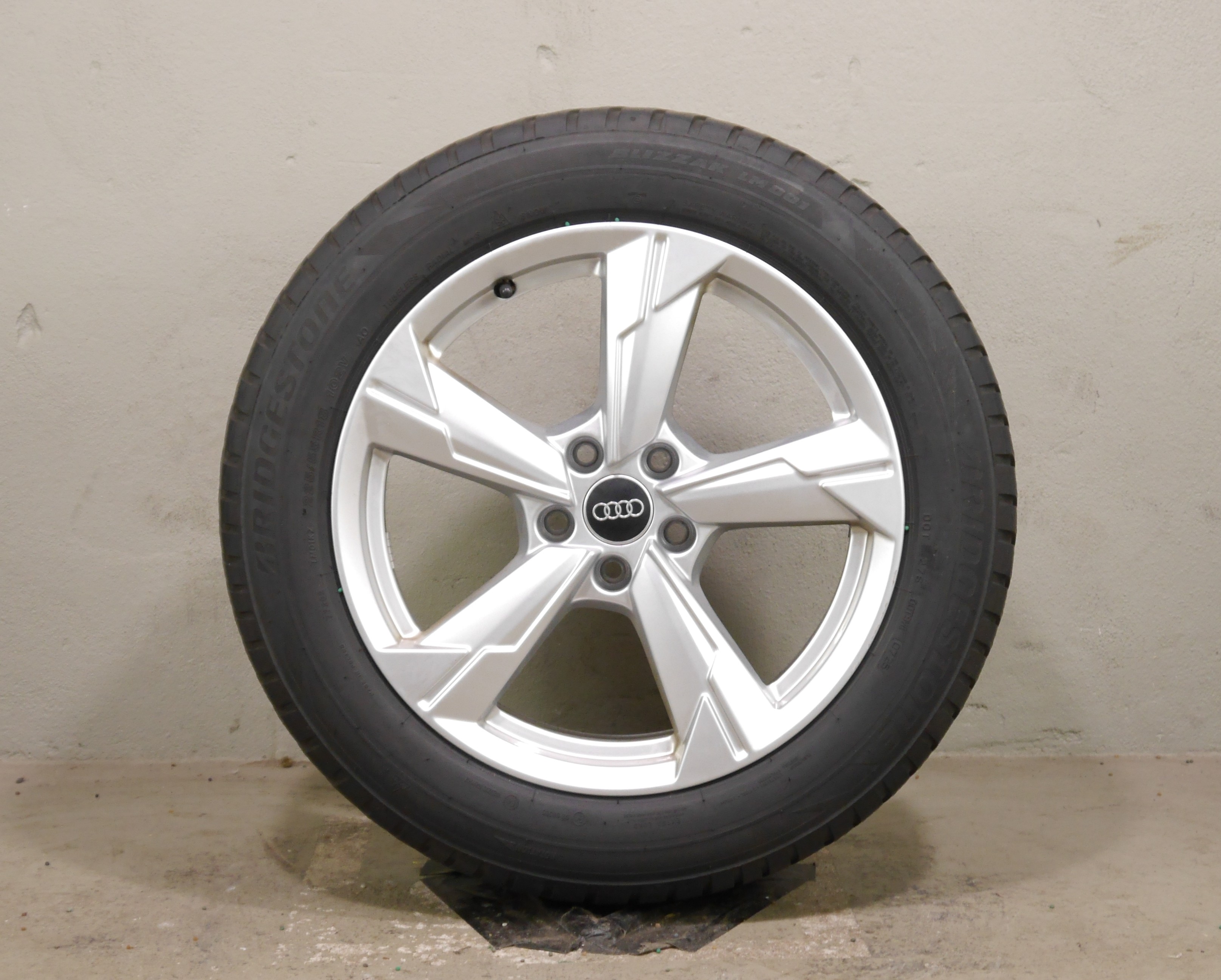 Audi A6 (4A) Limousine Aluradsatz – Winter 225/55 R18 102V (AO) – 4K0601025CE