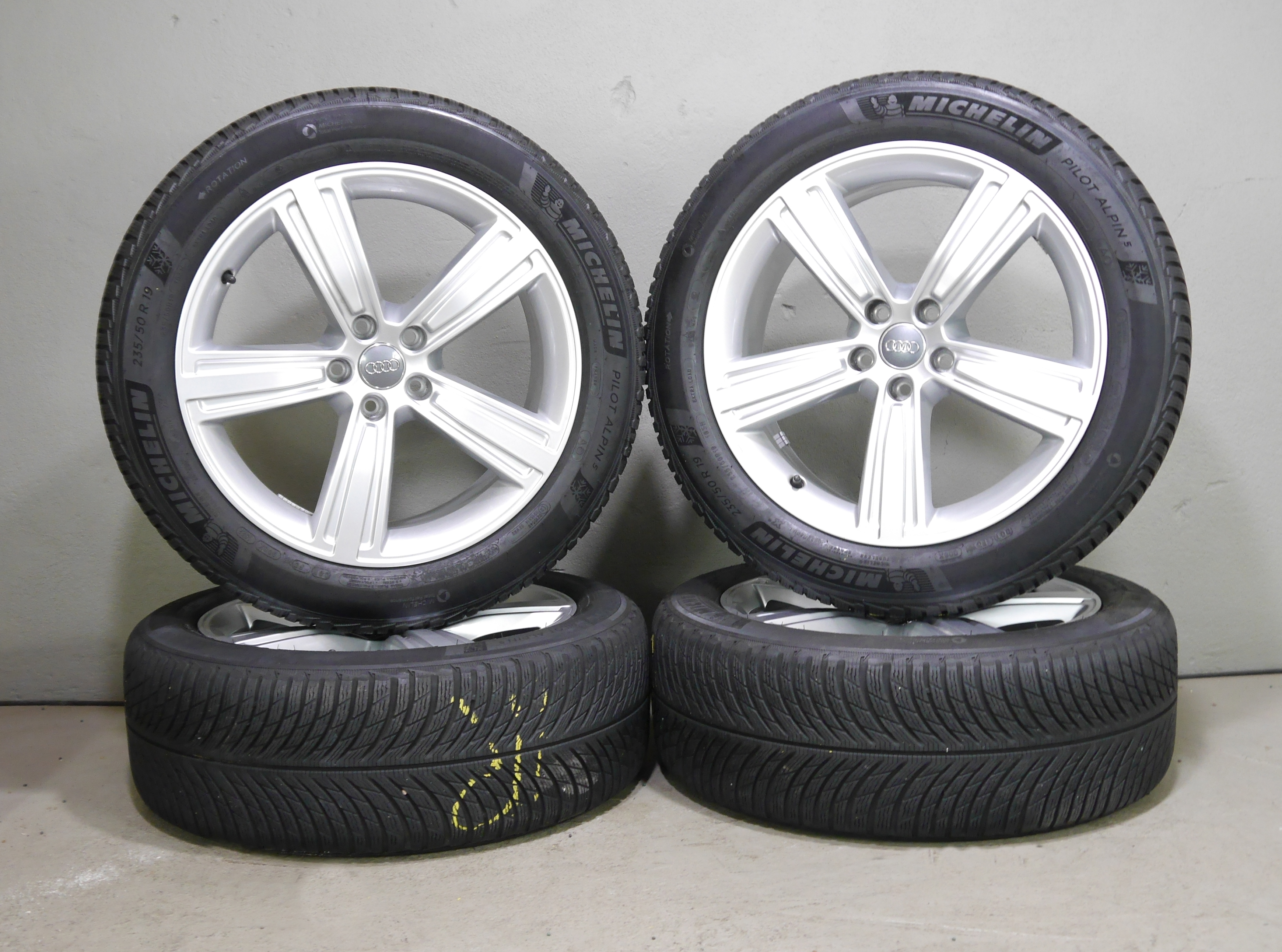 Audi A8 Aluradsatz – Winter 235/50 R19 103H – 4N0601025J   