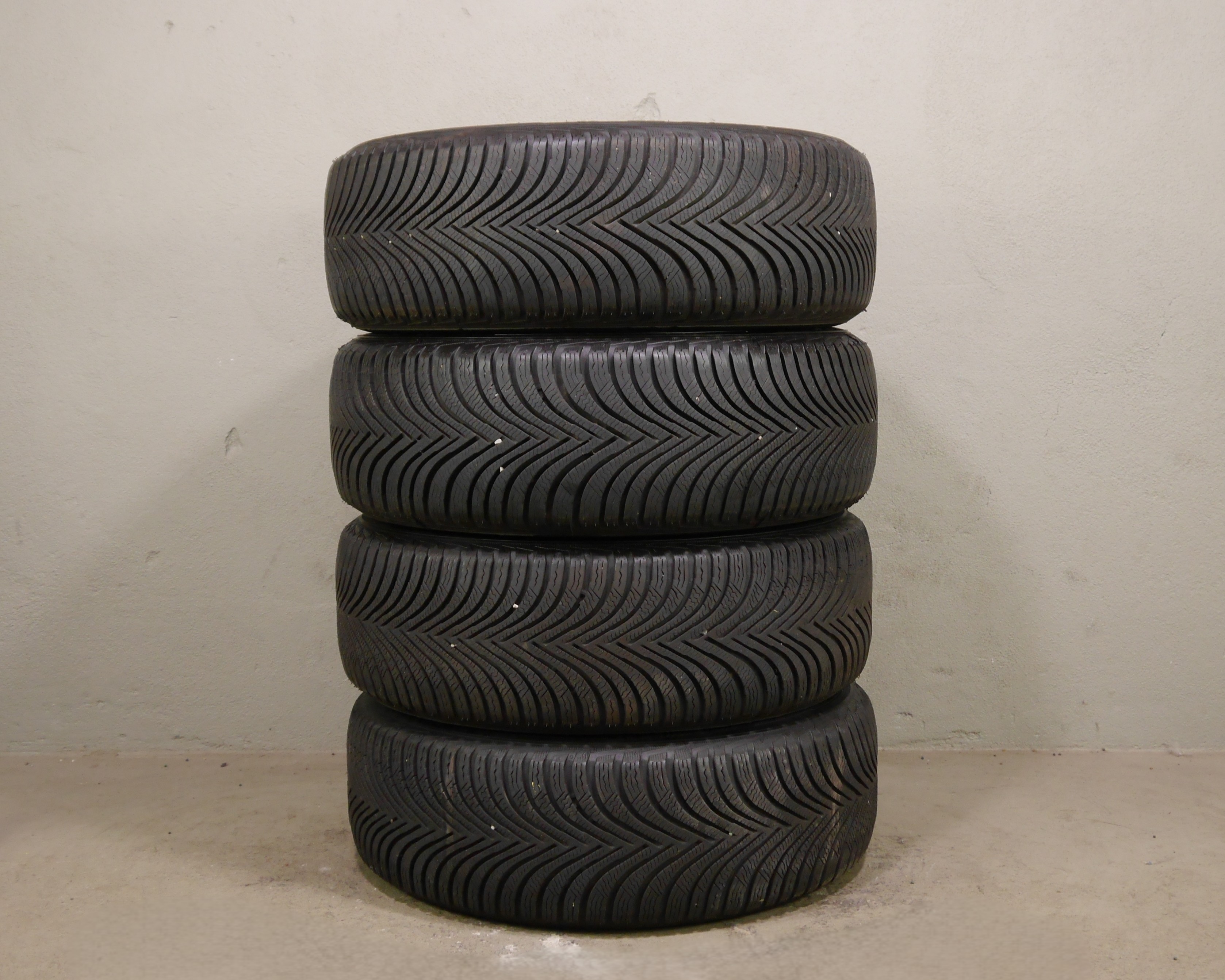 Audi Q2 Aluradsatz – Winter 215/55 R17 94V (AO) – 81A601025C