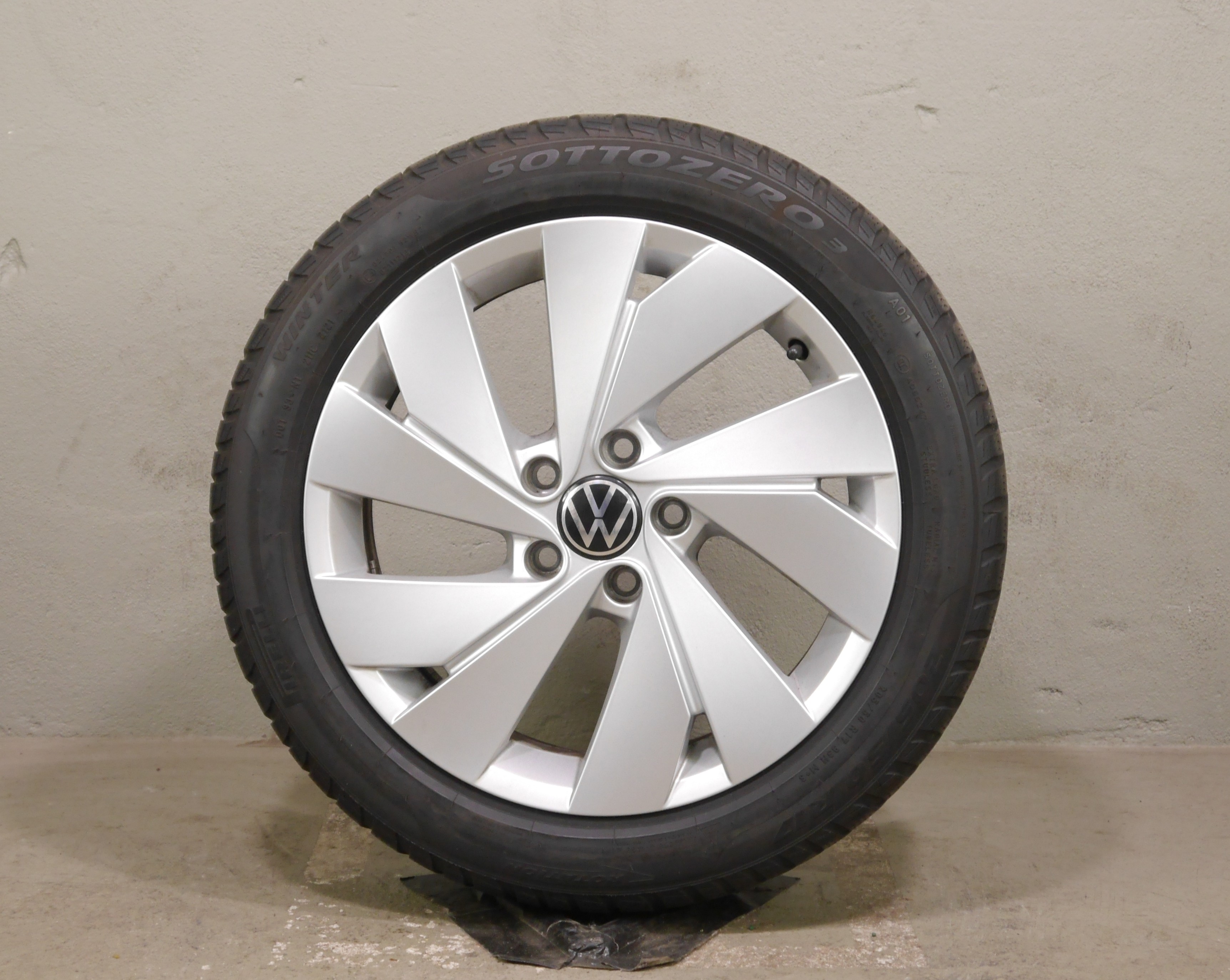 VW Golf (CD) Aluradsatz – Winter 205/50 R17 93H – 5H0601025B