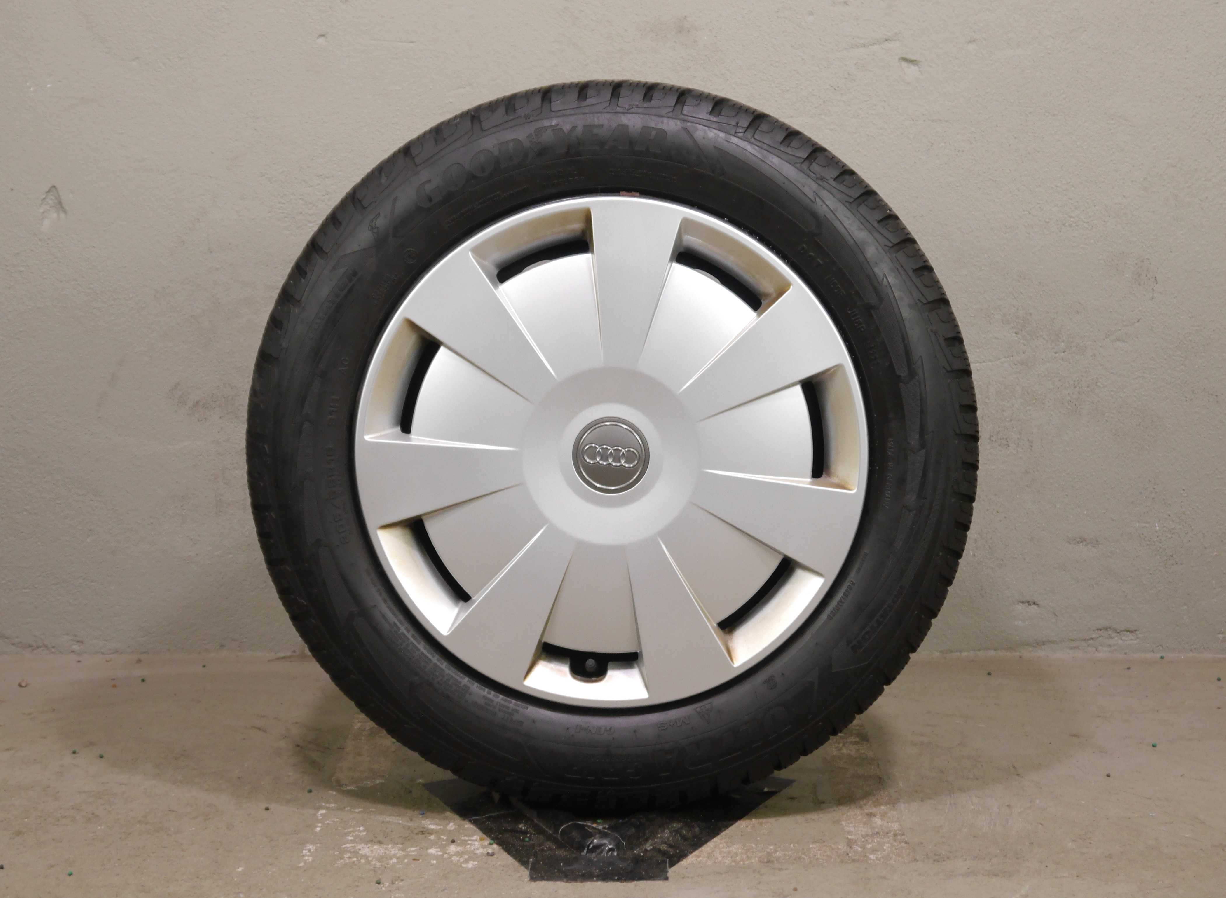 Audi A3 Sportback Stahlradsatz – Winter 205/55 R16 91H (AO) – 8V0601027A