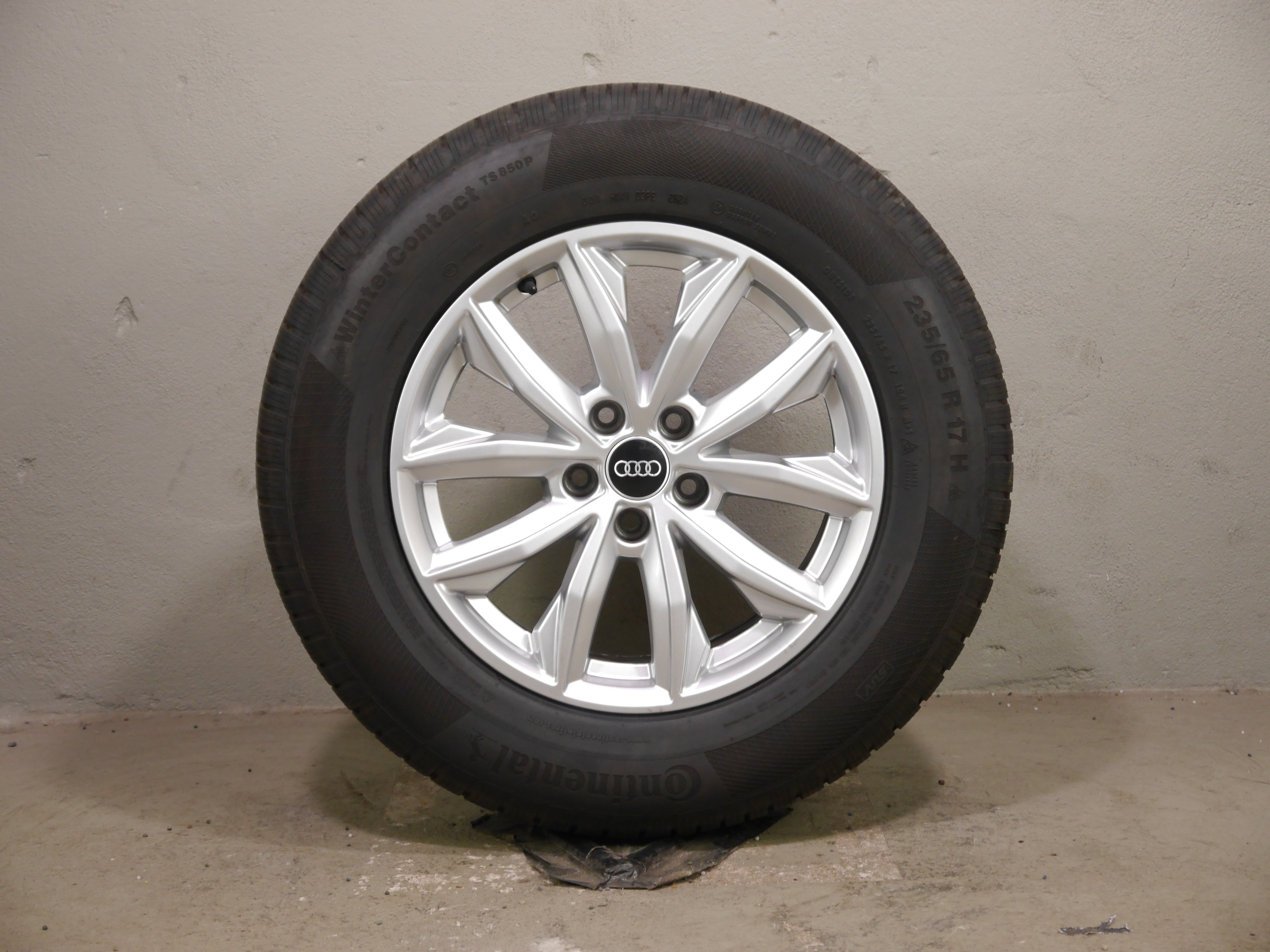Audi Q5 (FY) Aluradsatz – Winter 235/65 R17 104H (AO) – 80A601025J