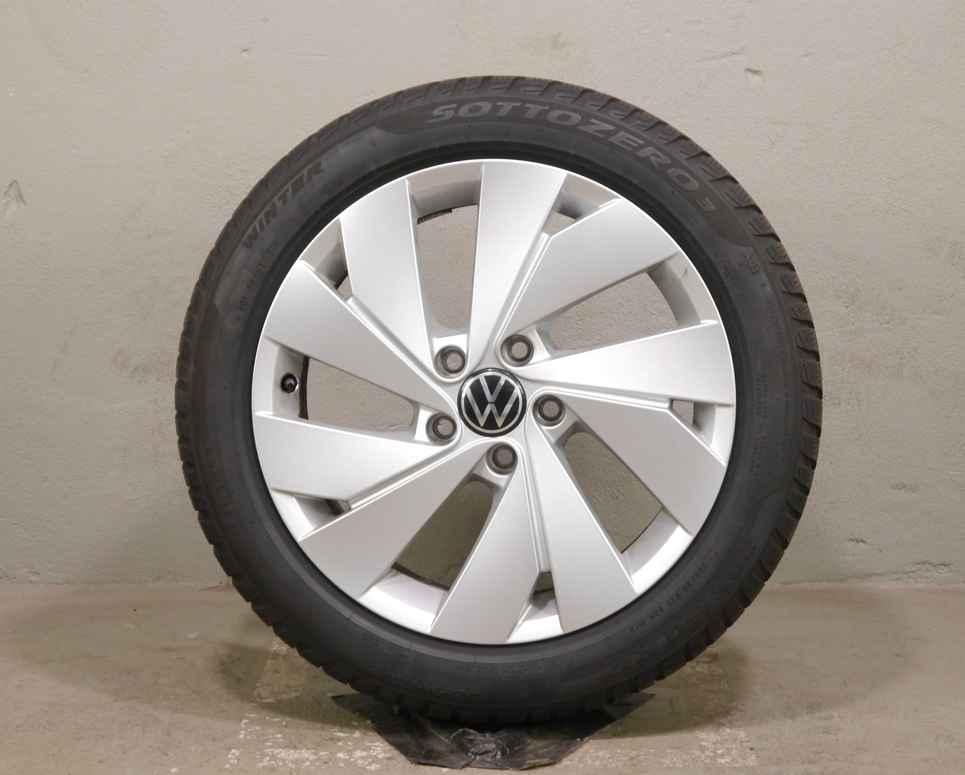 VW Golf (CD) Aluradsatz – Winter 205/50 R17 93H – 5H0601025B