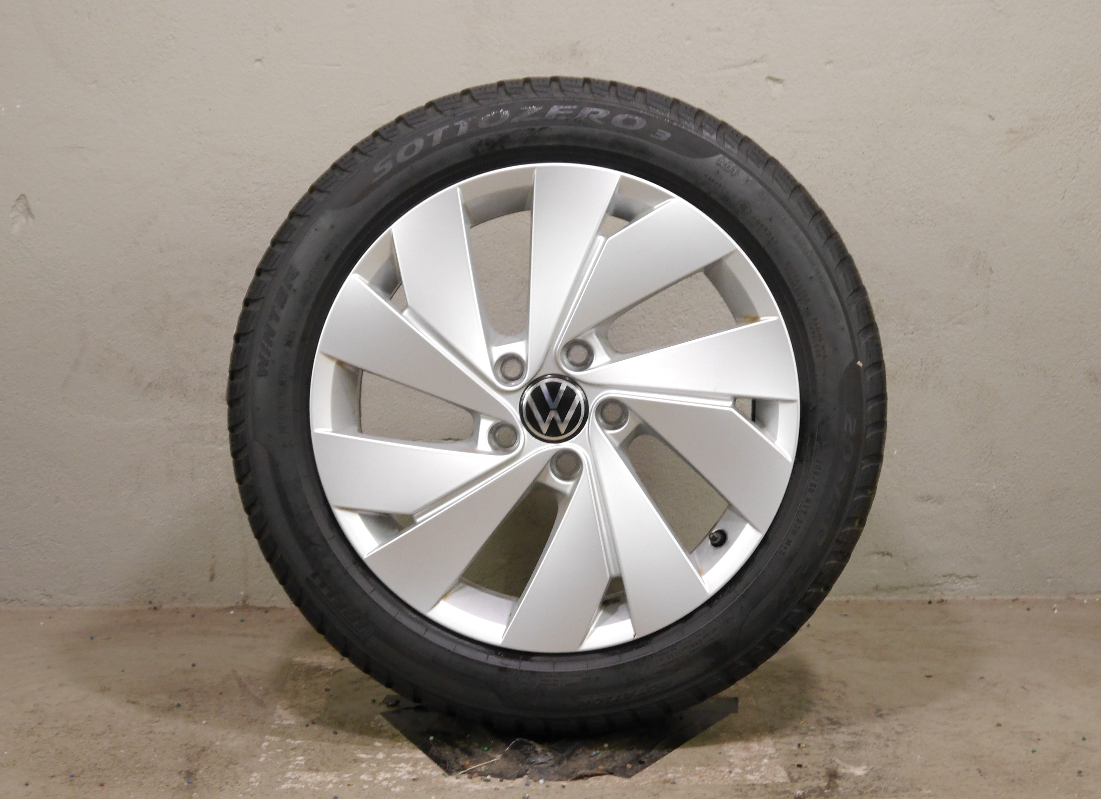 VW Golf Aluradsatz – Winter 205/50 R17 93H – 5H0601025B