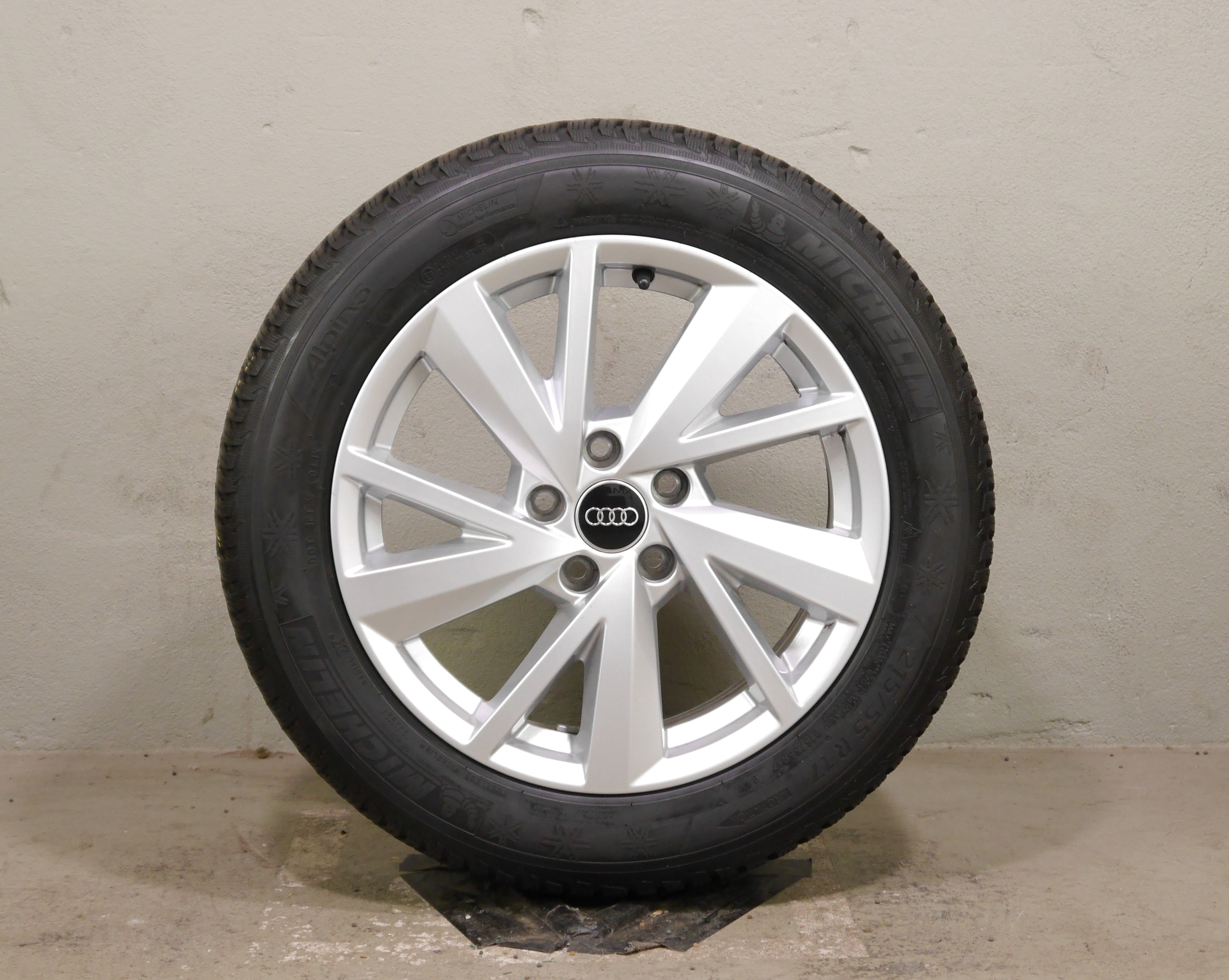 Audi Q2 Aluradsatz – Winter 215/55 R17 94V (AO) – 81A601025C