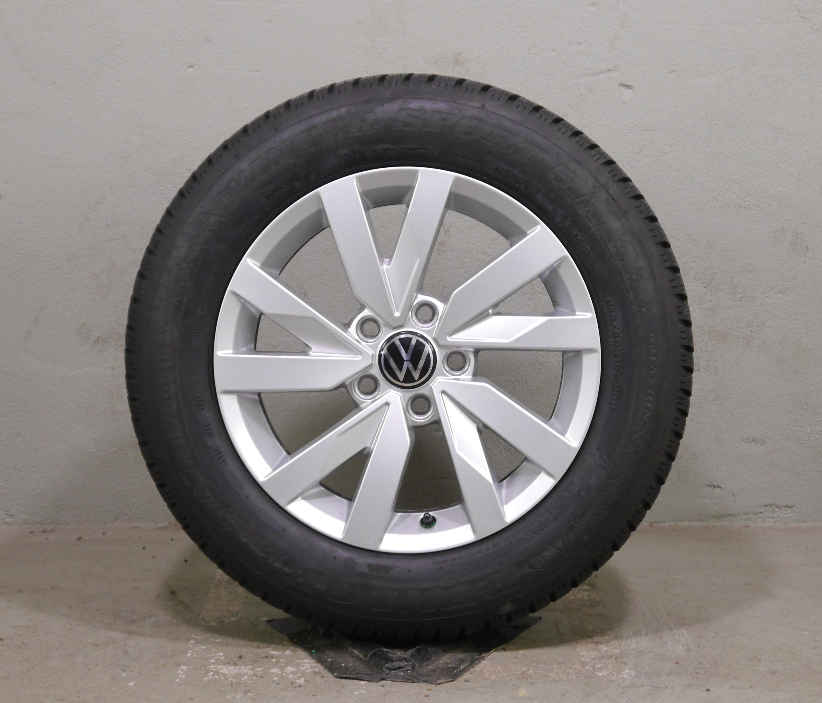 VW Passat Variant Aluradsatz – Winter 215/60 R16 95H – 3G0601025BJ
