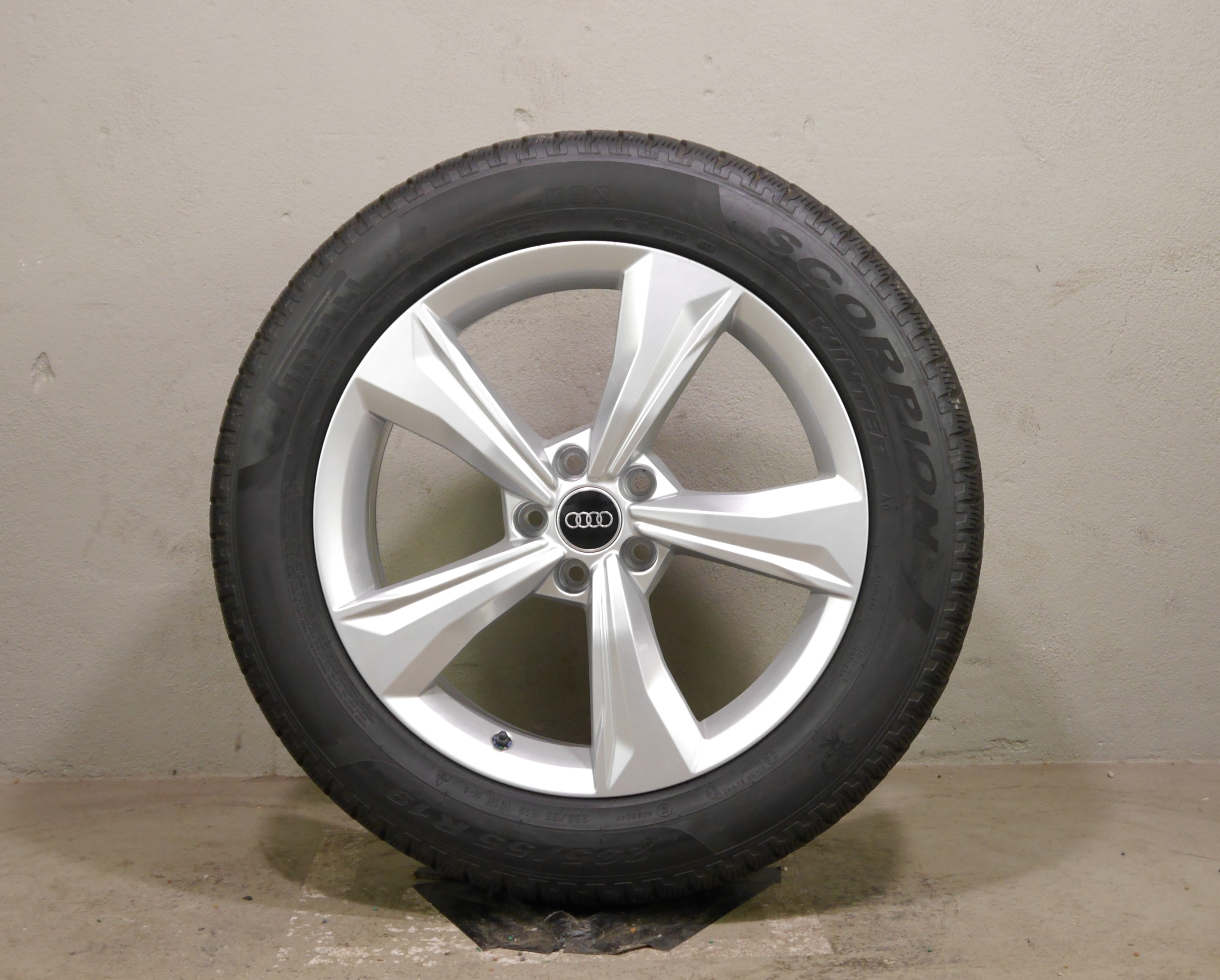 Audi Q5 Sportback (FY) Aluradsatz – Winter 235/55 R19 101H (AO) – 80A601025K