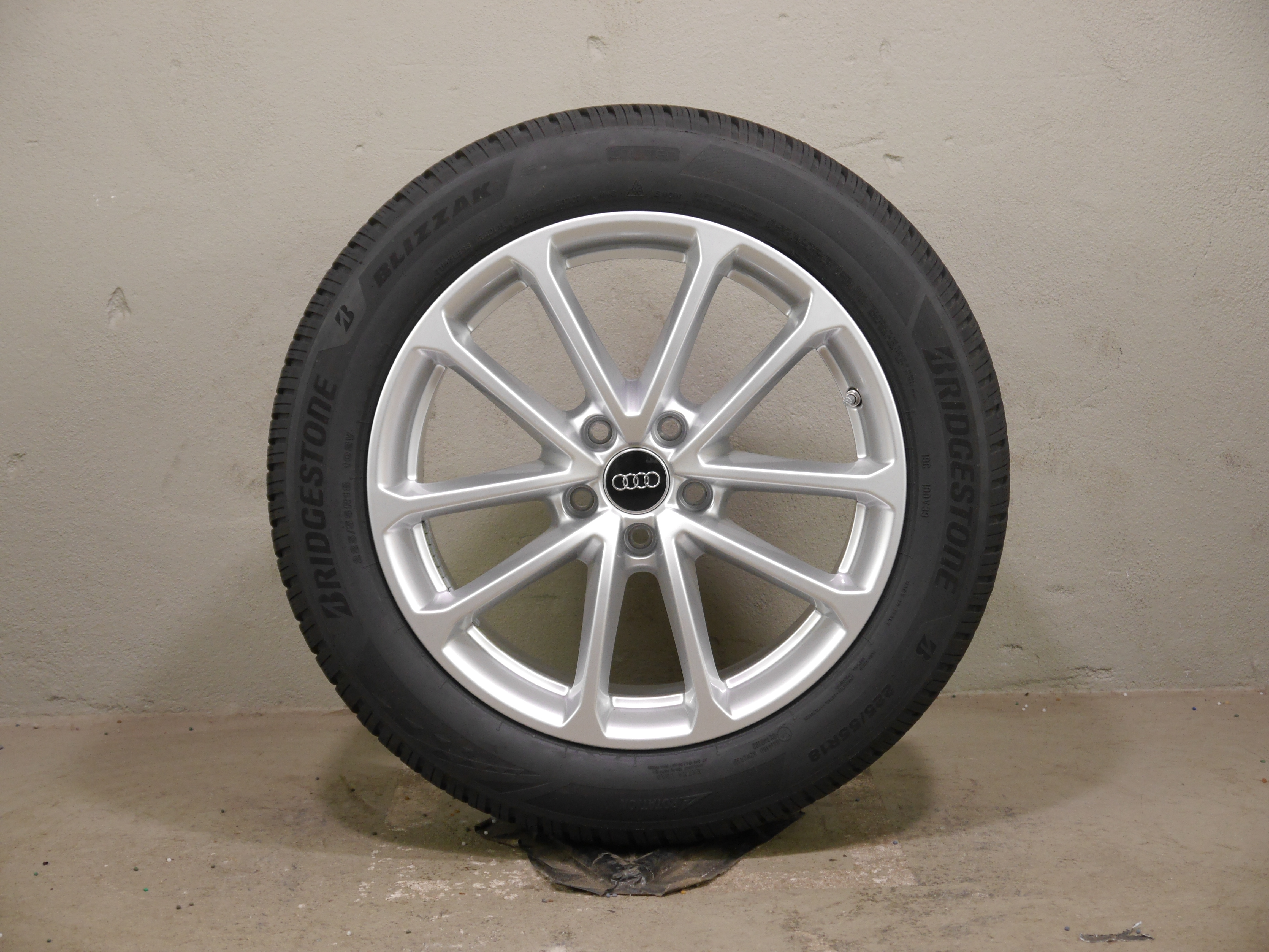 Audi A6 (FN) Limousine Aluradsatz – Winter 225/55 R18 102V – 4P0601025A mit RDKS