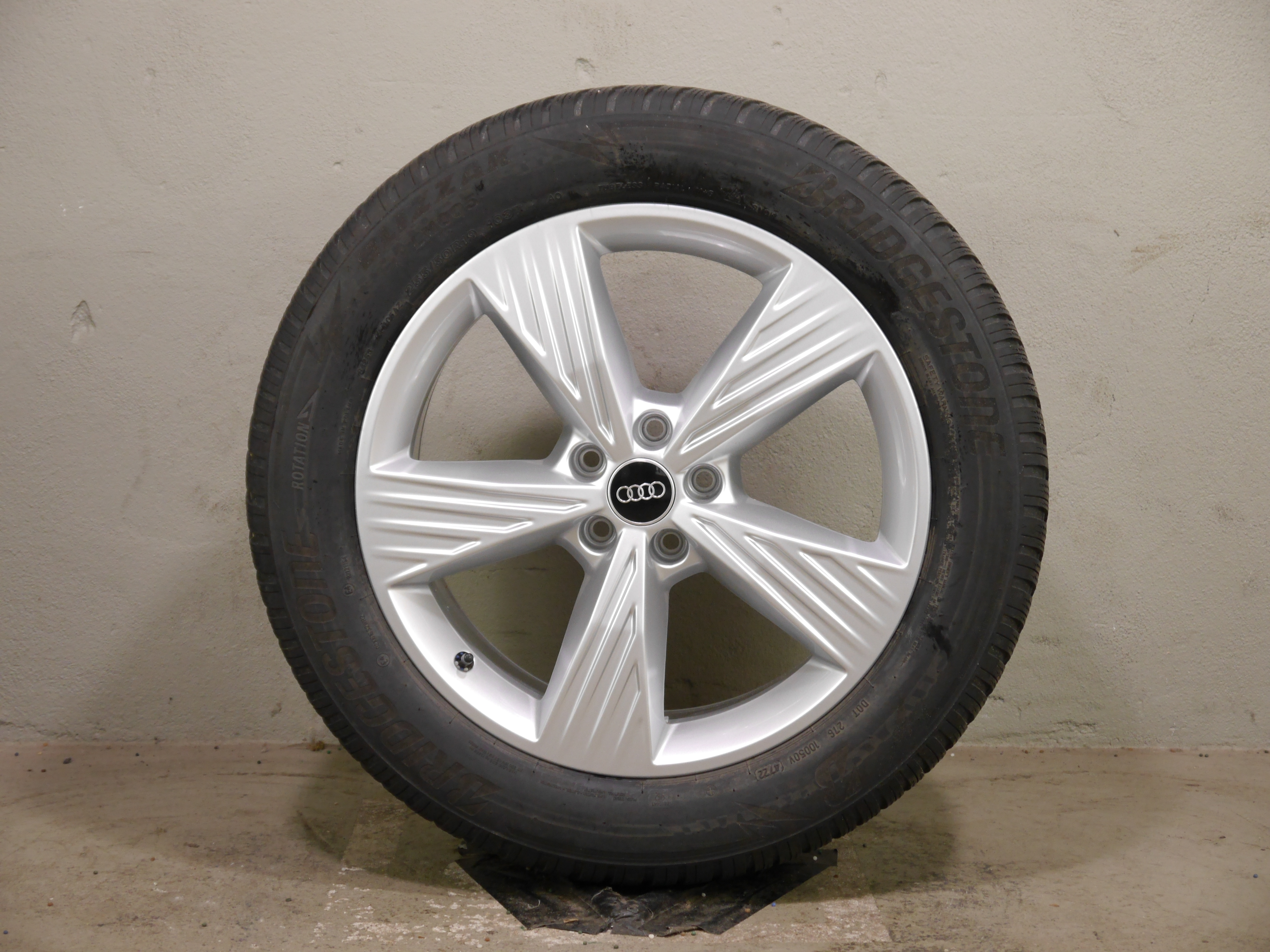 Audi Q4 e-tron (F4) Aluradsatz – Winter 235/55 R19 101T, 255/50 R19 103T (AO) 89A601025B