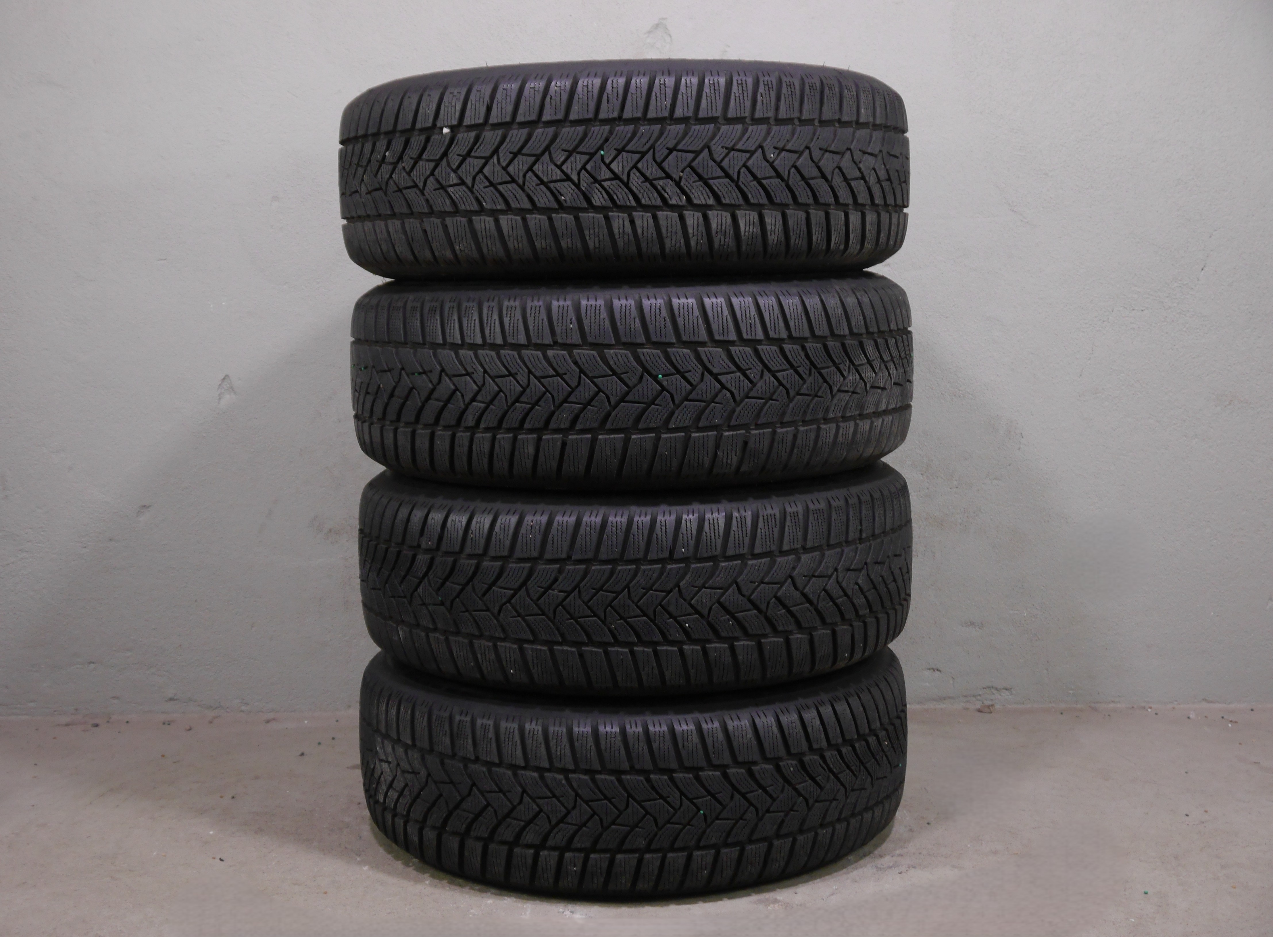 VW Passat  Stahlradsatz – Winter 215/60 R16 95H – 3Q0601027C